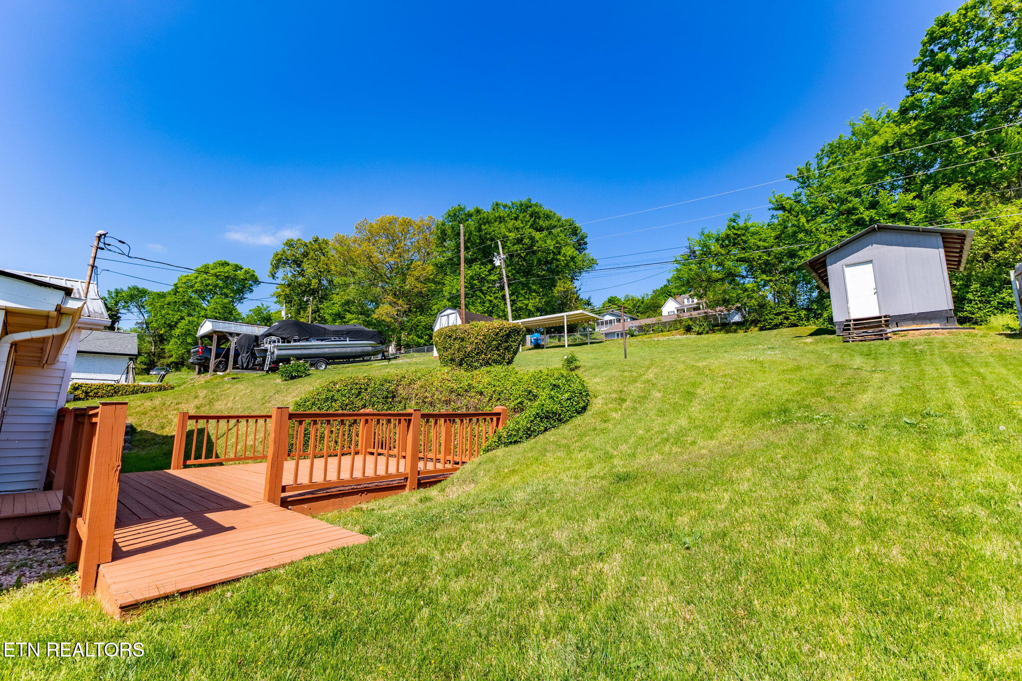 517 W 2nd Avenue Lenoir City TN 37771