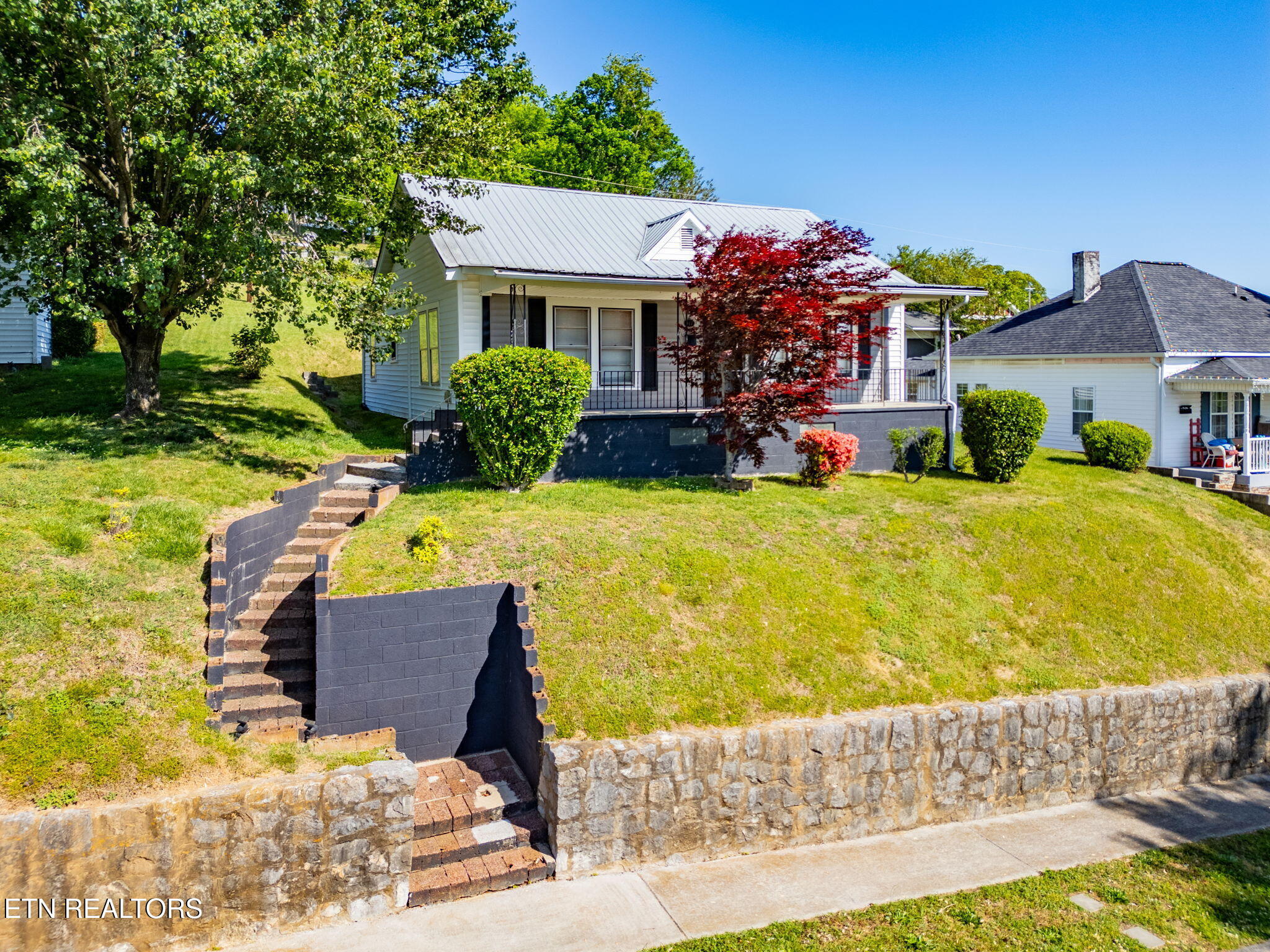 517 W 2nd Avenue Lenoir City TN 37771