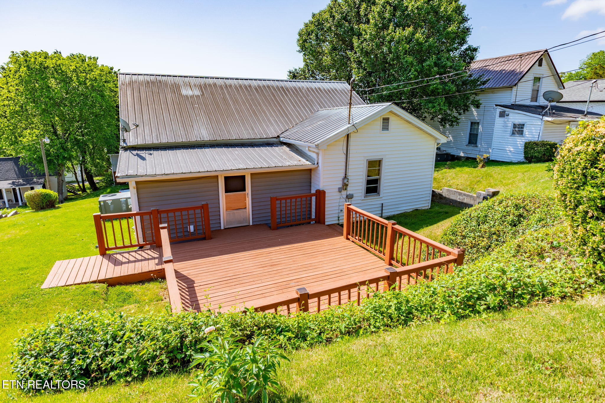 517 W 2nd Avenue Lenoir City TN 37771