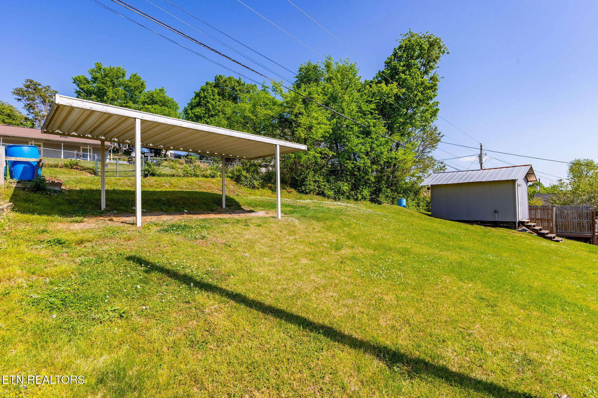 517 W 2nd Avenue Lenoir City TN 37771