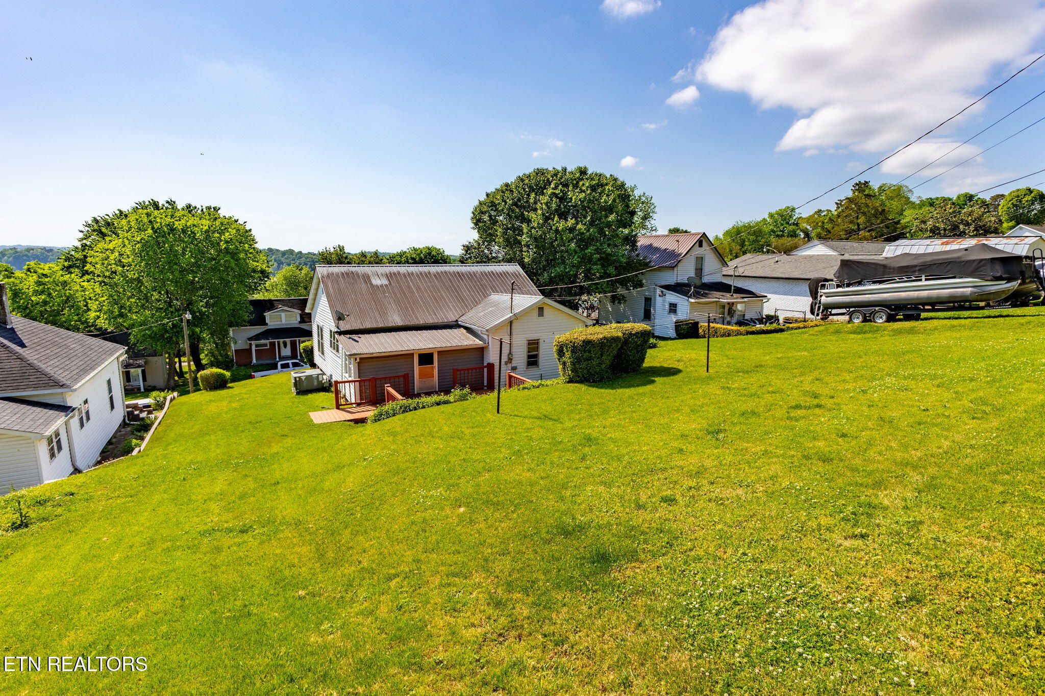 517 W 2nd Avenue Lenoir City TN 37771