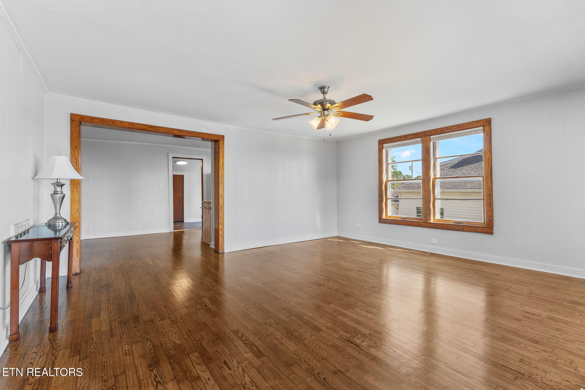 517 W 2nd Avenue Lenoir City TN 37771