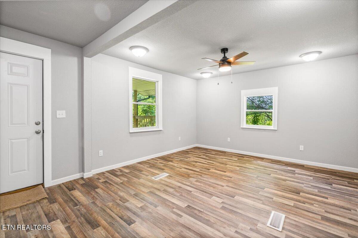 151 Sunflower Lane Lafollette TN 37766