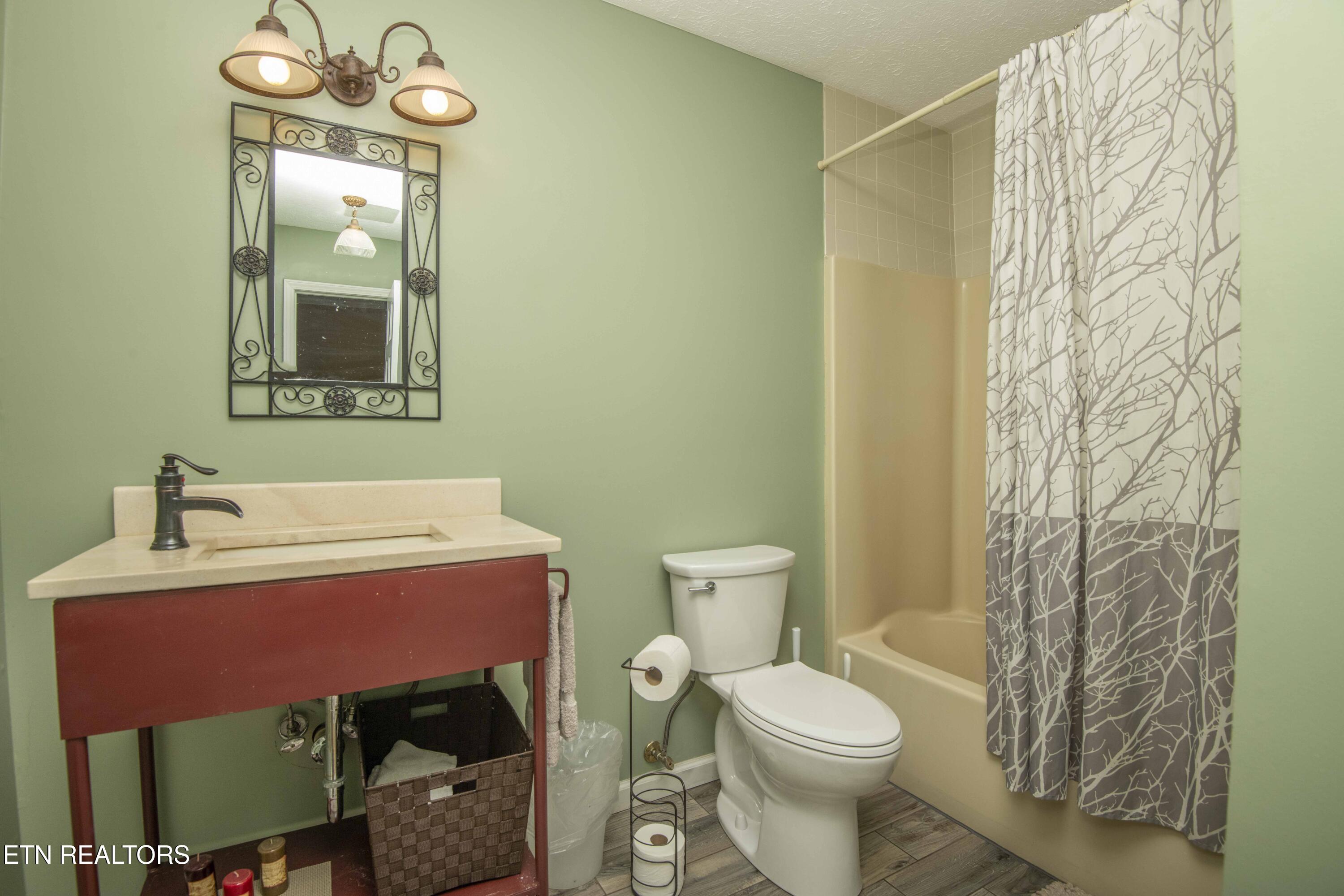 5608 Glenlyn Drive Powell TN 37849