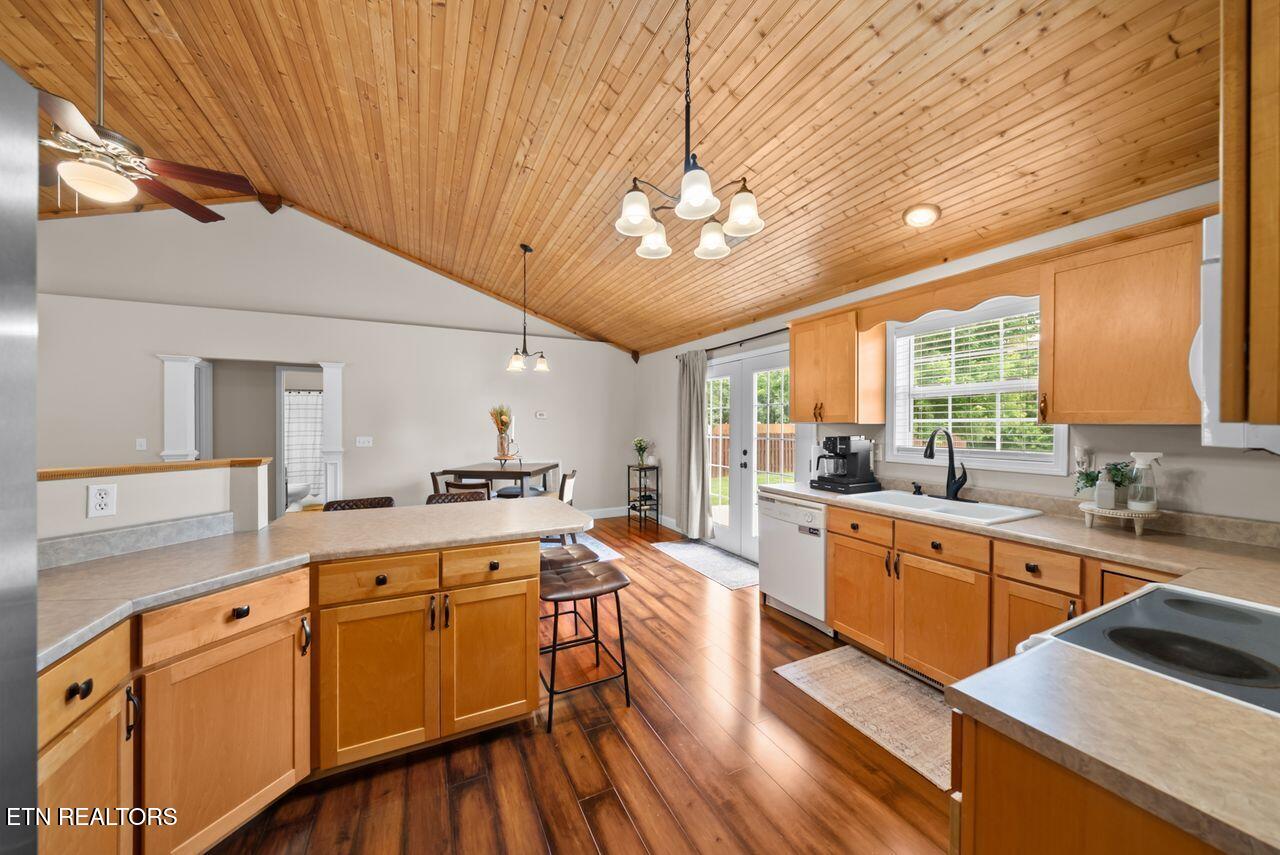 842 Henry Lane Greenback TN 37742