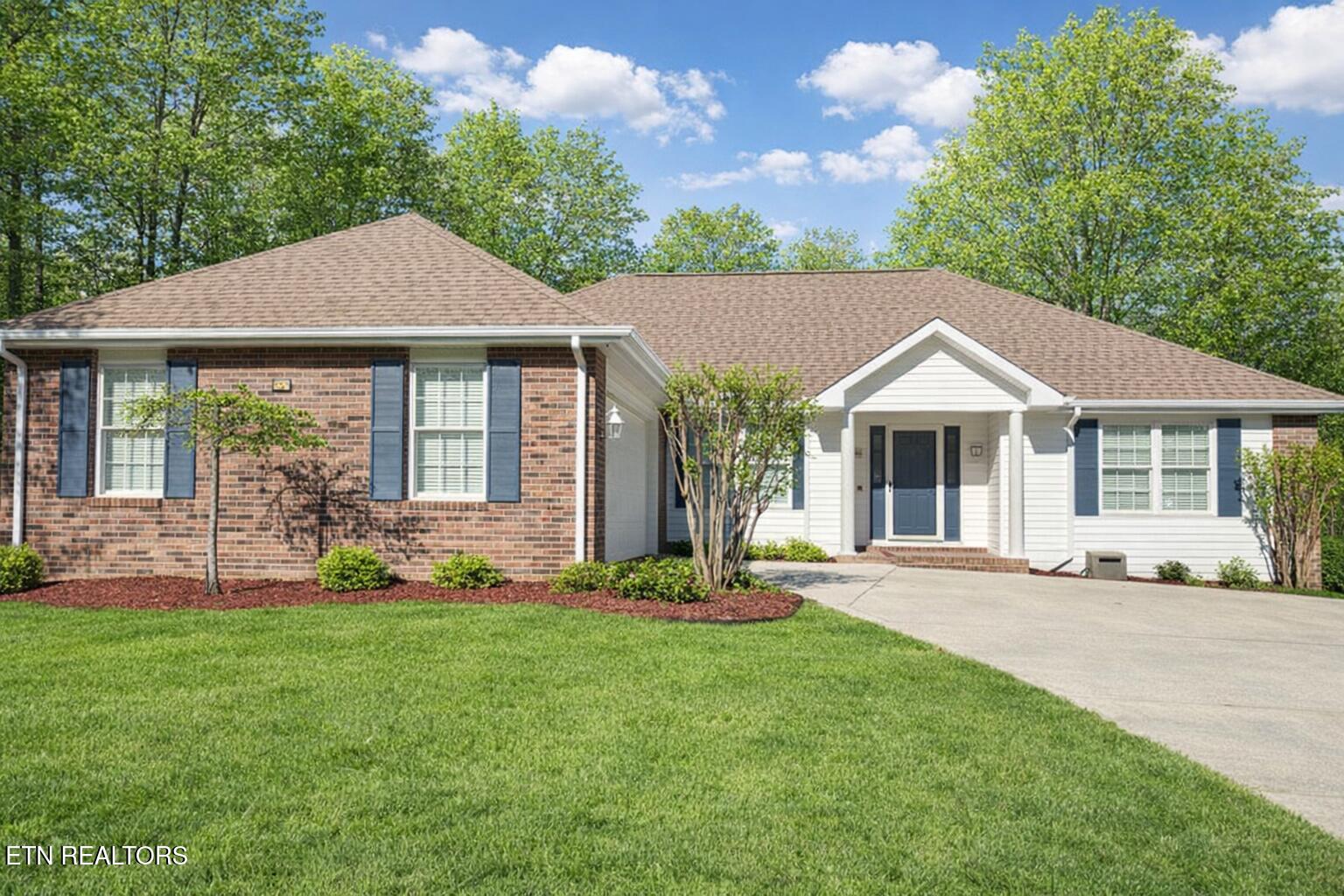 14 Brooks Lane Crossville TN 38558