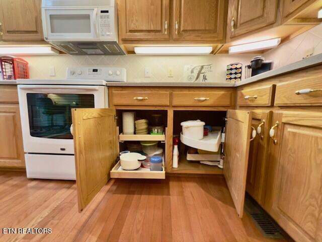 14 Brooks Lane Crossville TN 38558