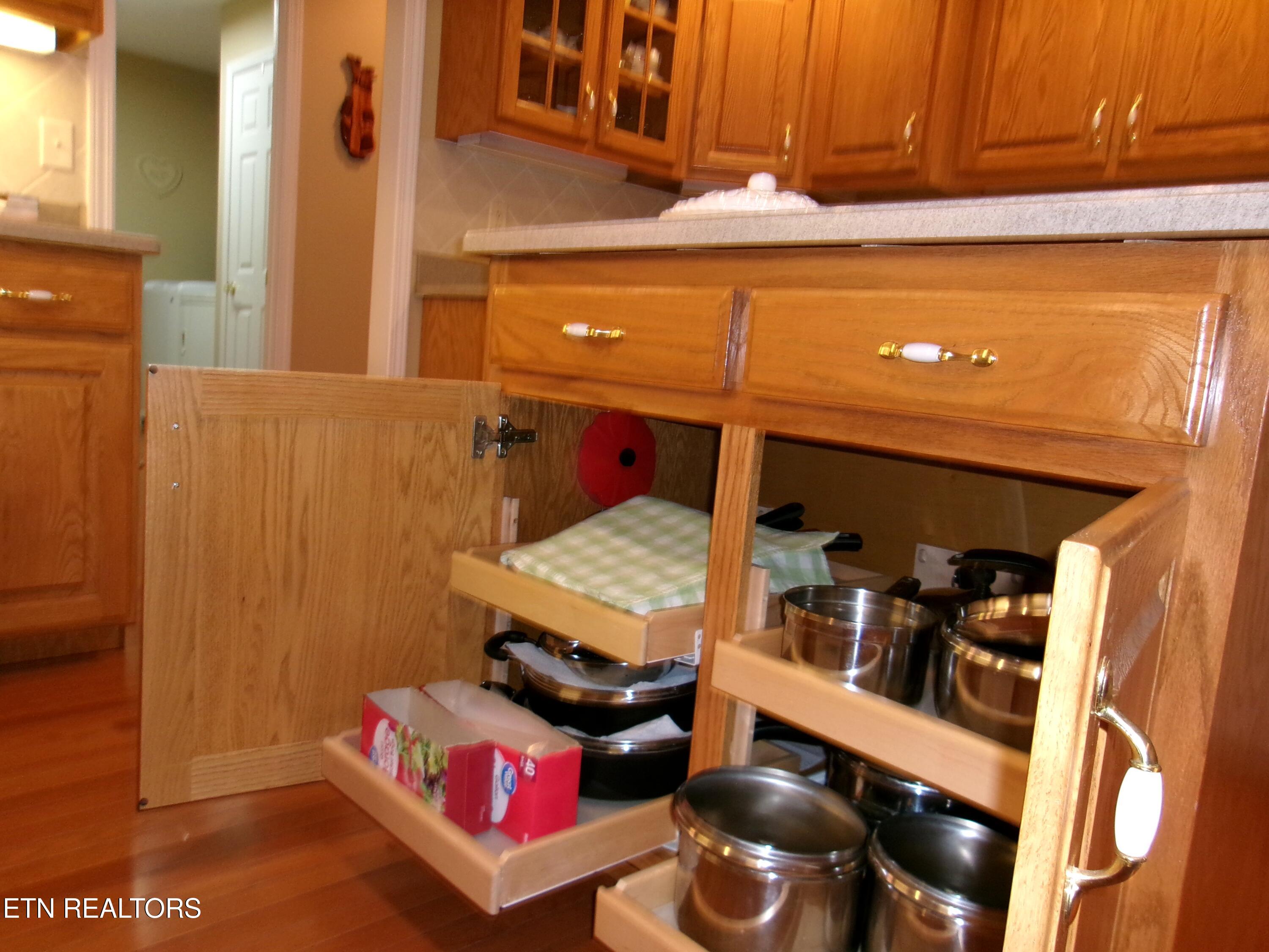 14 Brooks Lane Crossville TN 38558