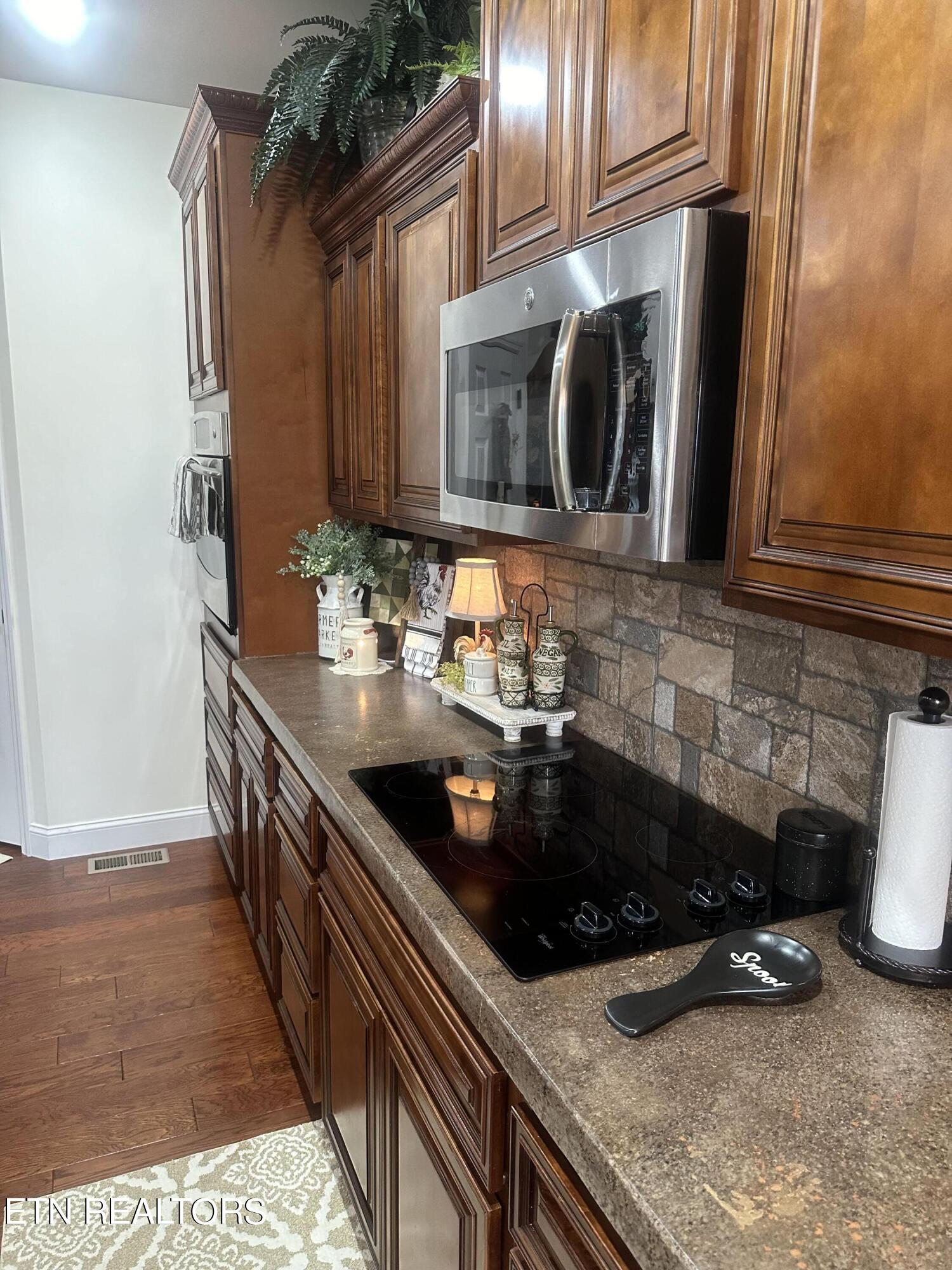 104 Dove Lane Speedwell TN 37870