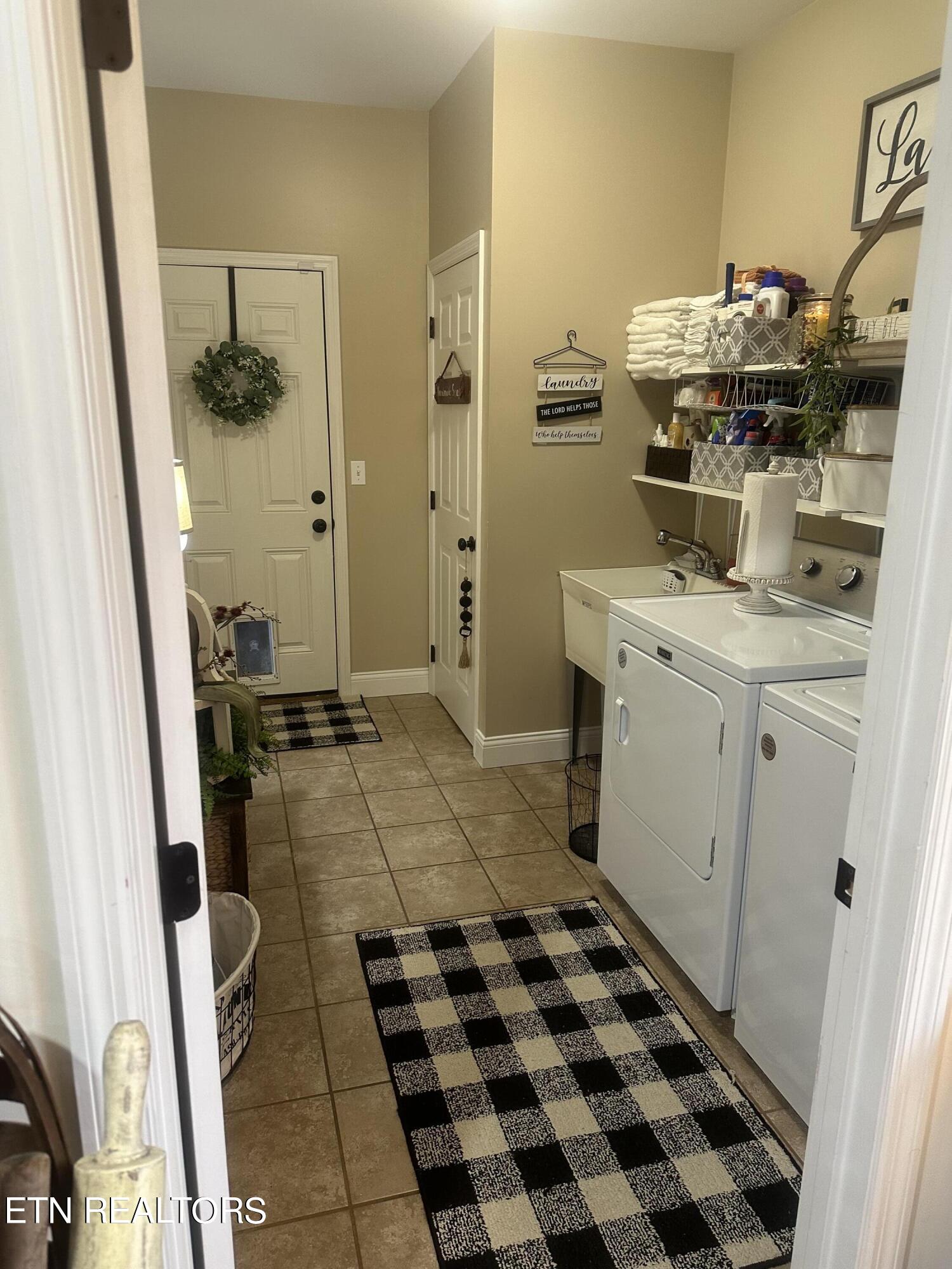 104 Dove Lane Speedwell TN 37870