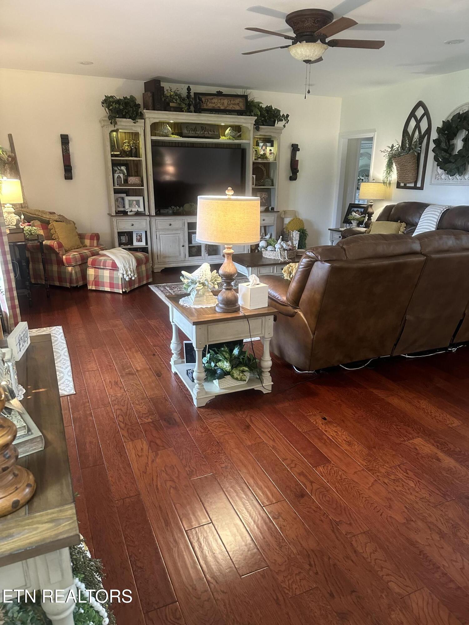 104 Dove Lane Speedwell TN 37870