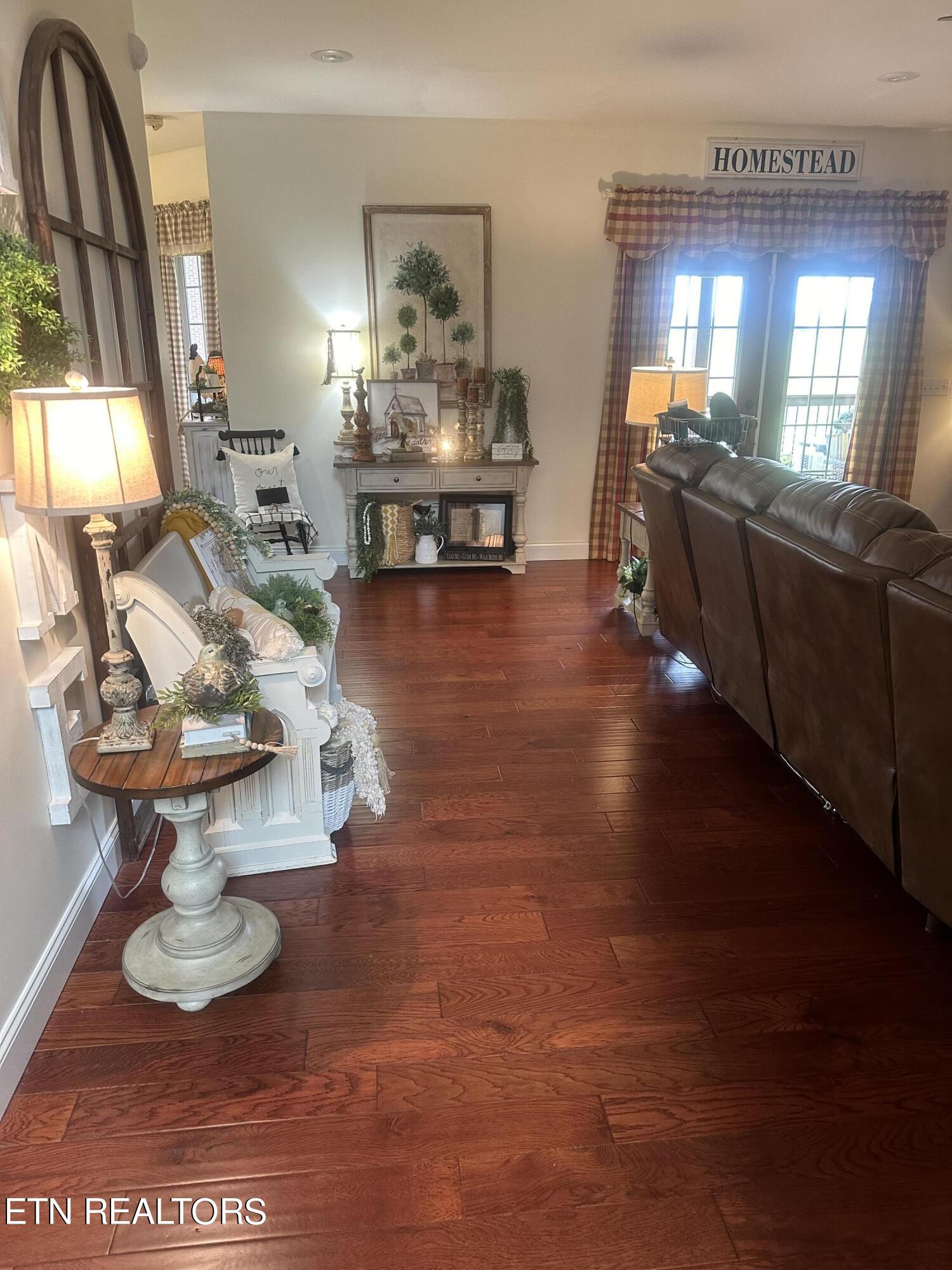 104 Dove Lane Speedwell TN 37870