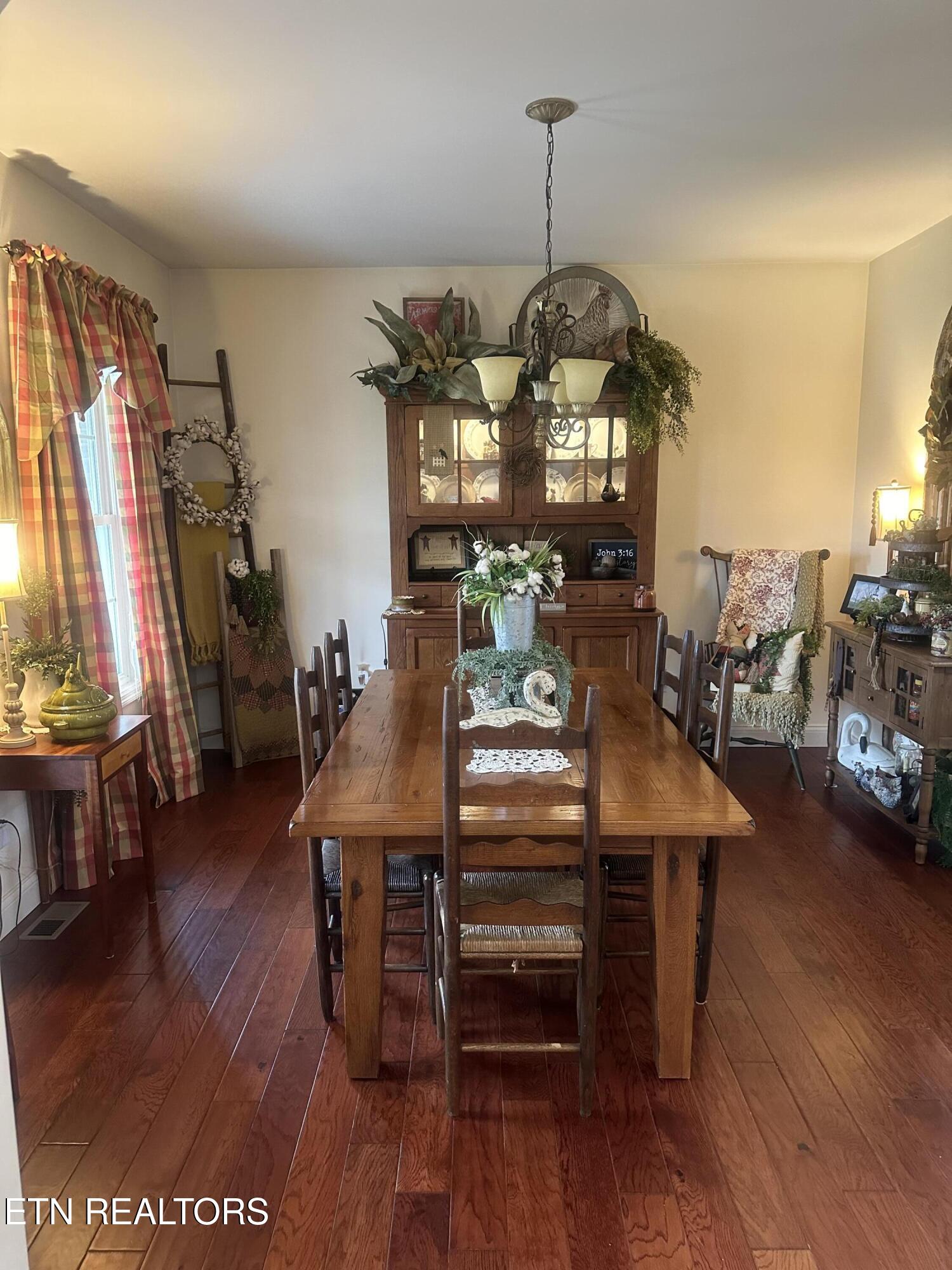 104 Dove Lane Speedwell TN 37870