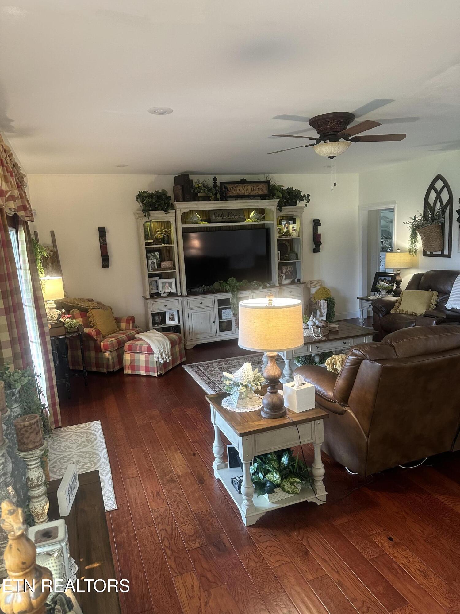104 Dove Lane Speedwell TN 37870