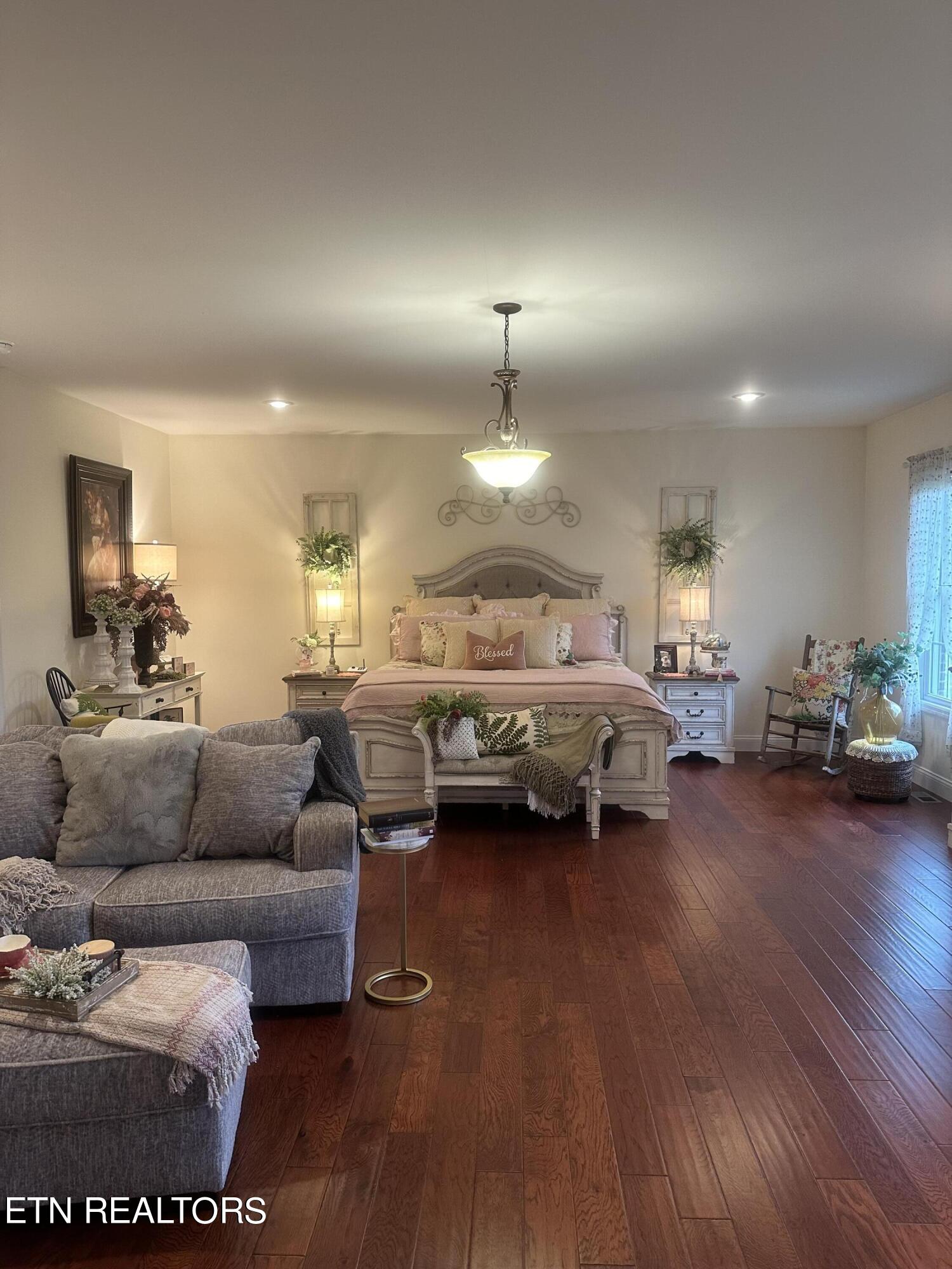 104 Dove Lane Speedwell TN 37870