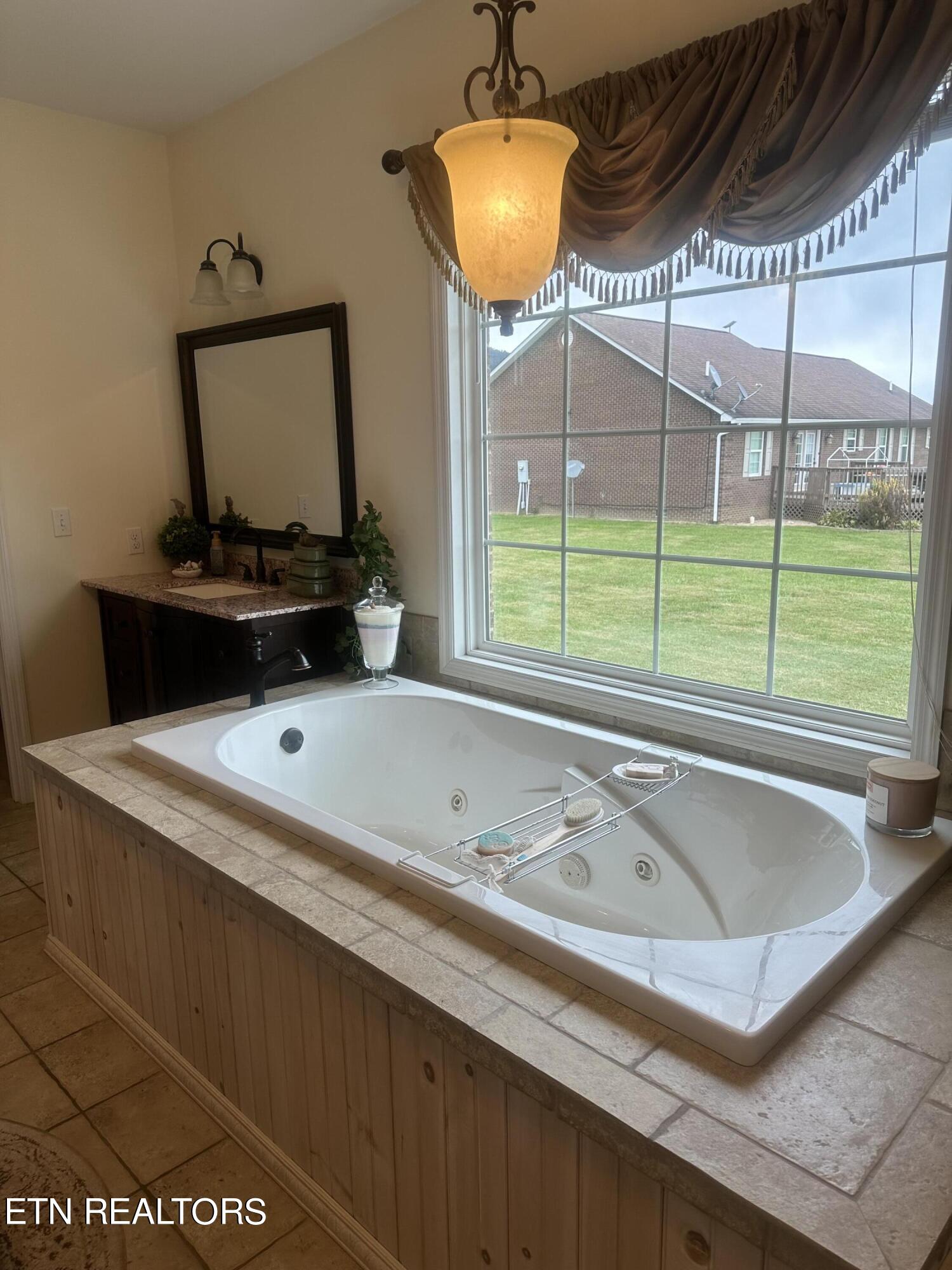104 Dove Lane Speedwell TN 37870