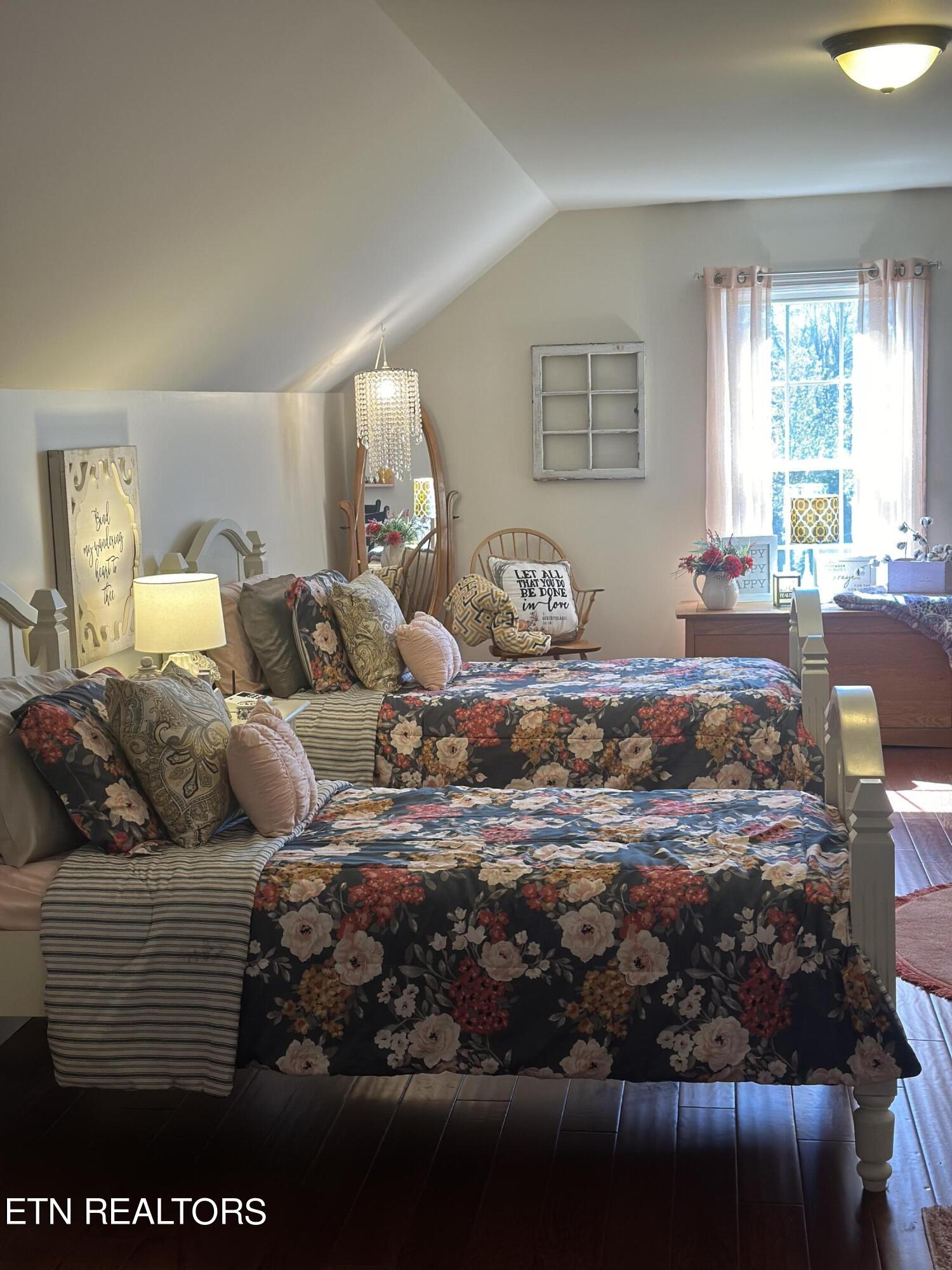 104 Dove Lane Speedwell TN 37870