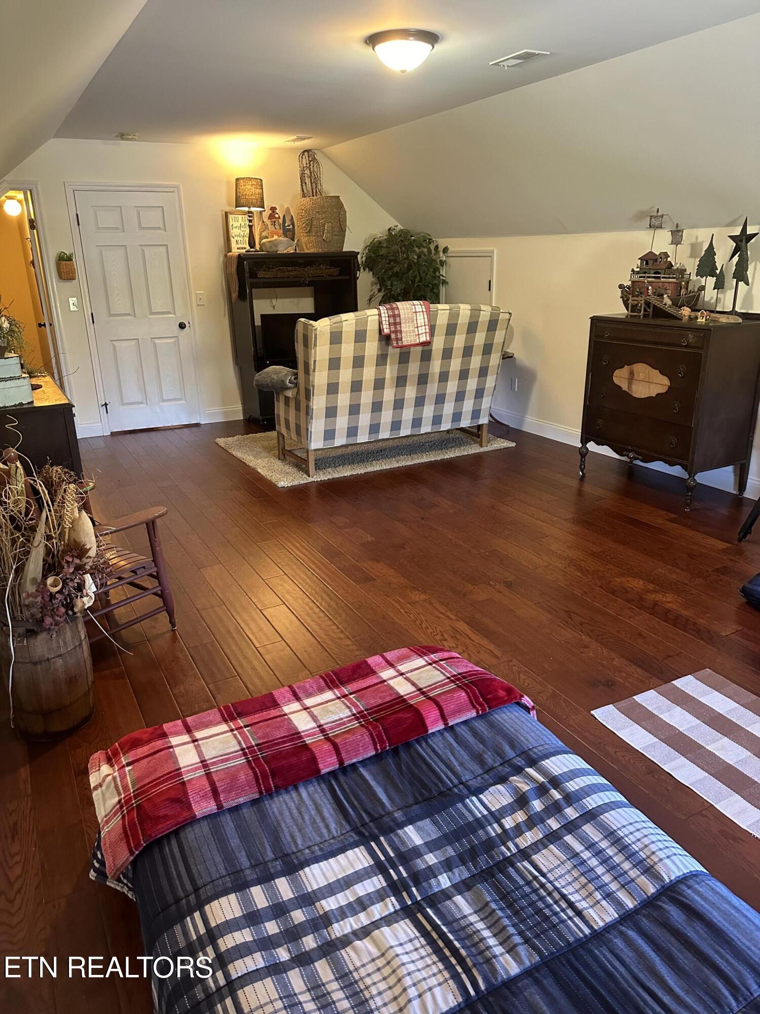 104 Dove Lane Speedwell TN 37870