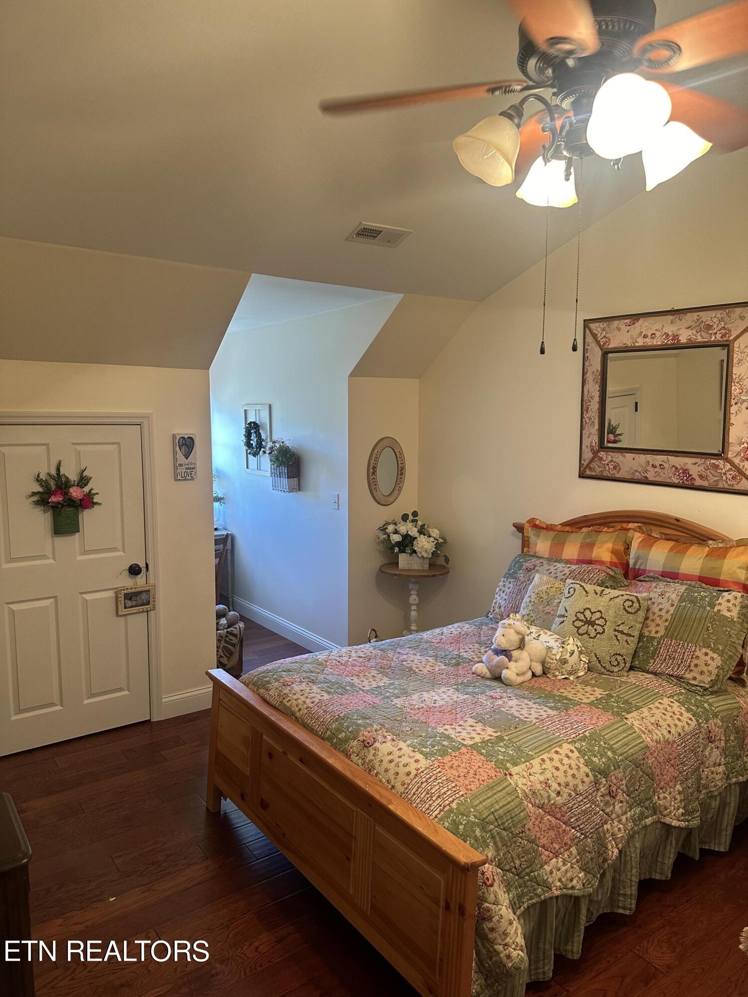 104 Dove Lane Speedwell TN 37870