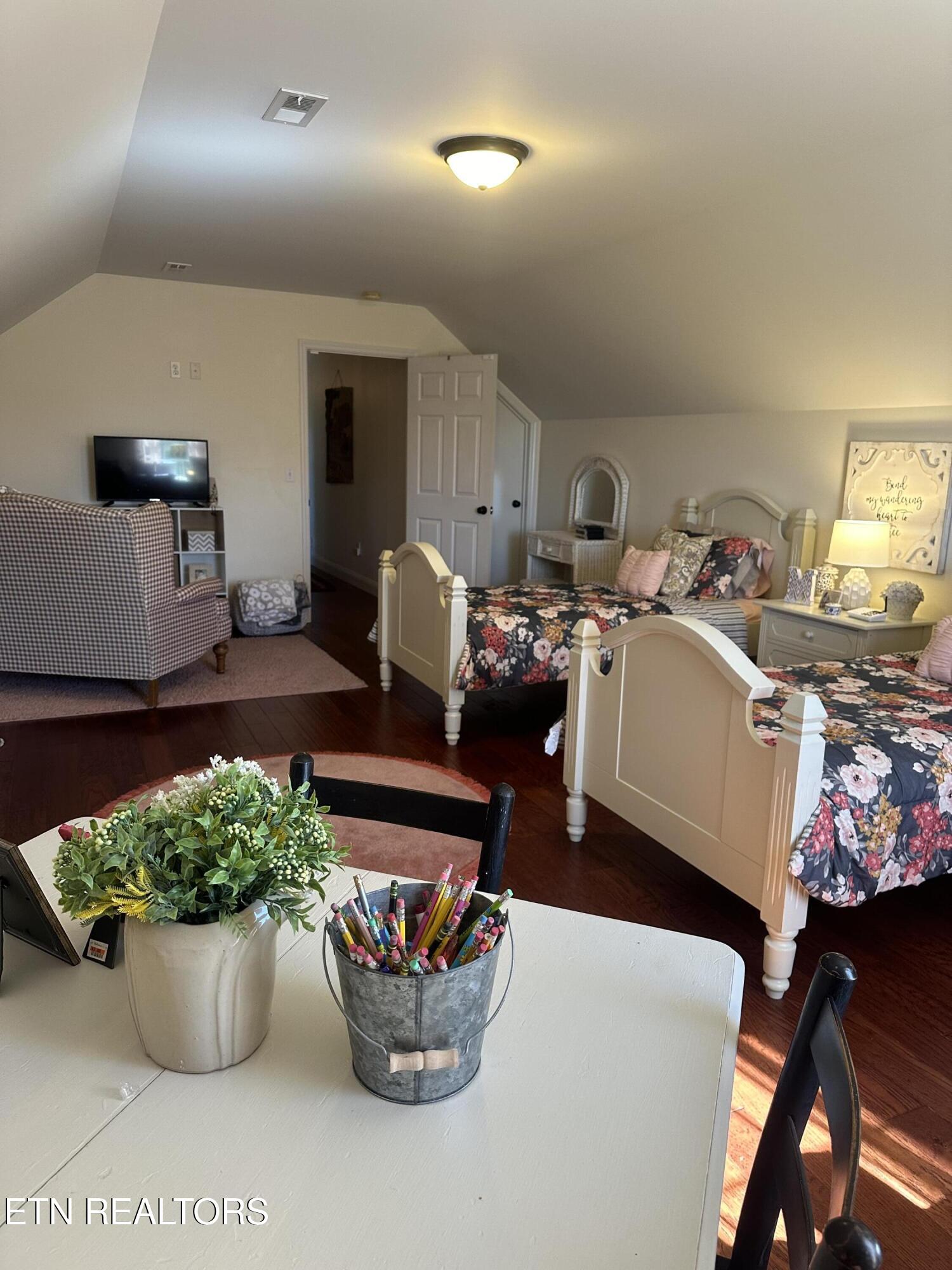 104 Dove Lane Speedwell TN 37870