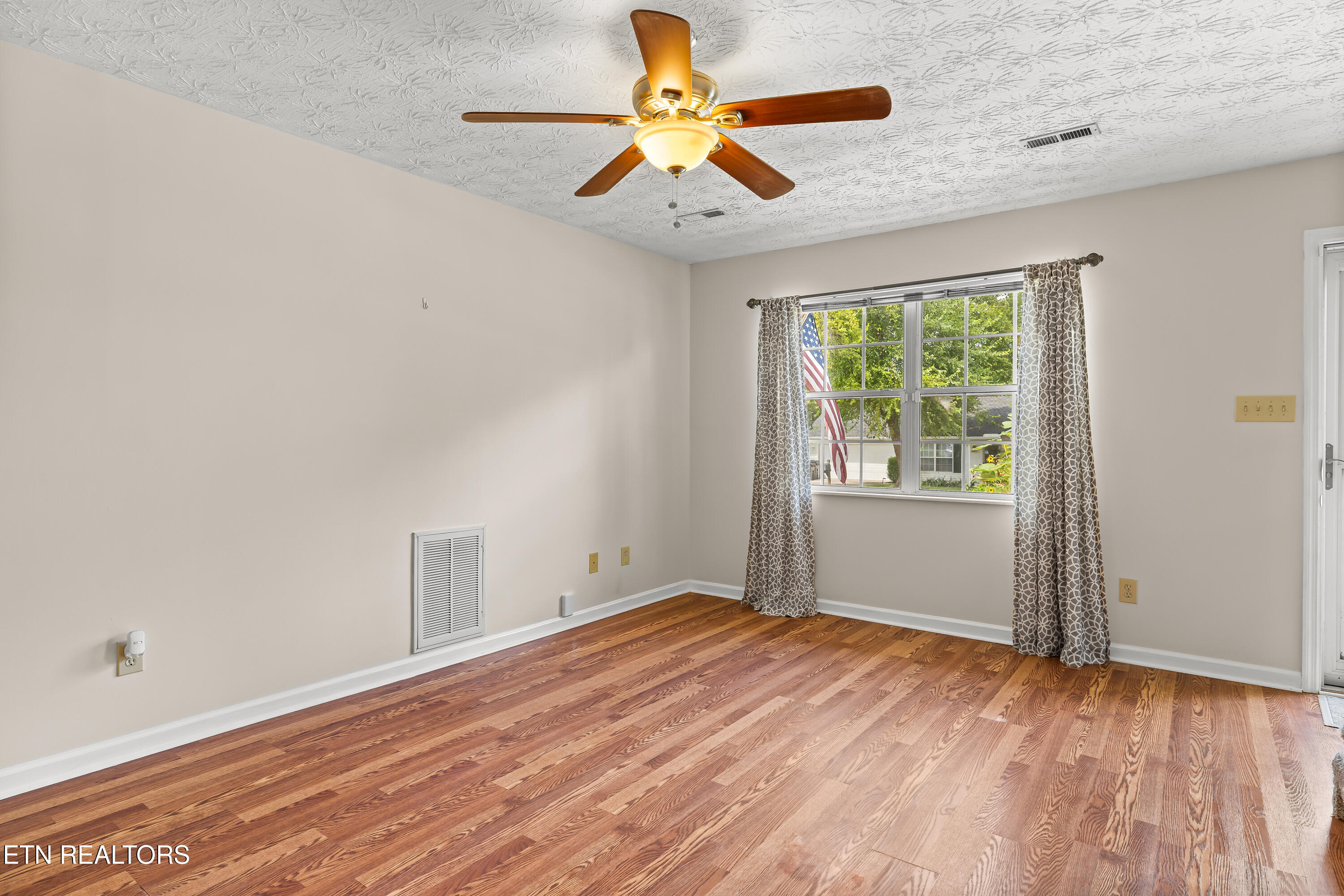 2403 Crestpark Road Knoxville TN 37912