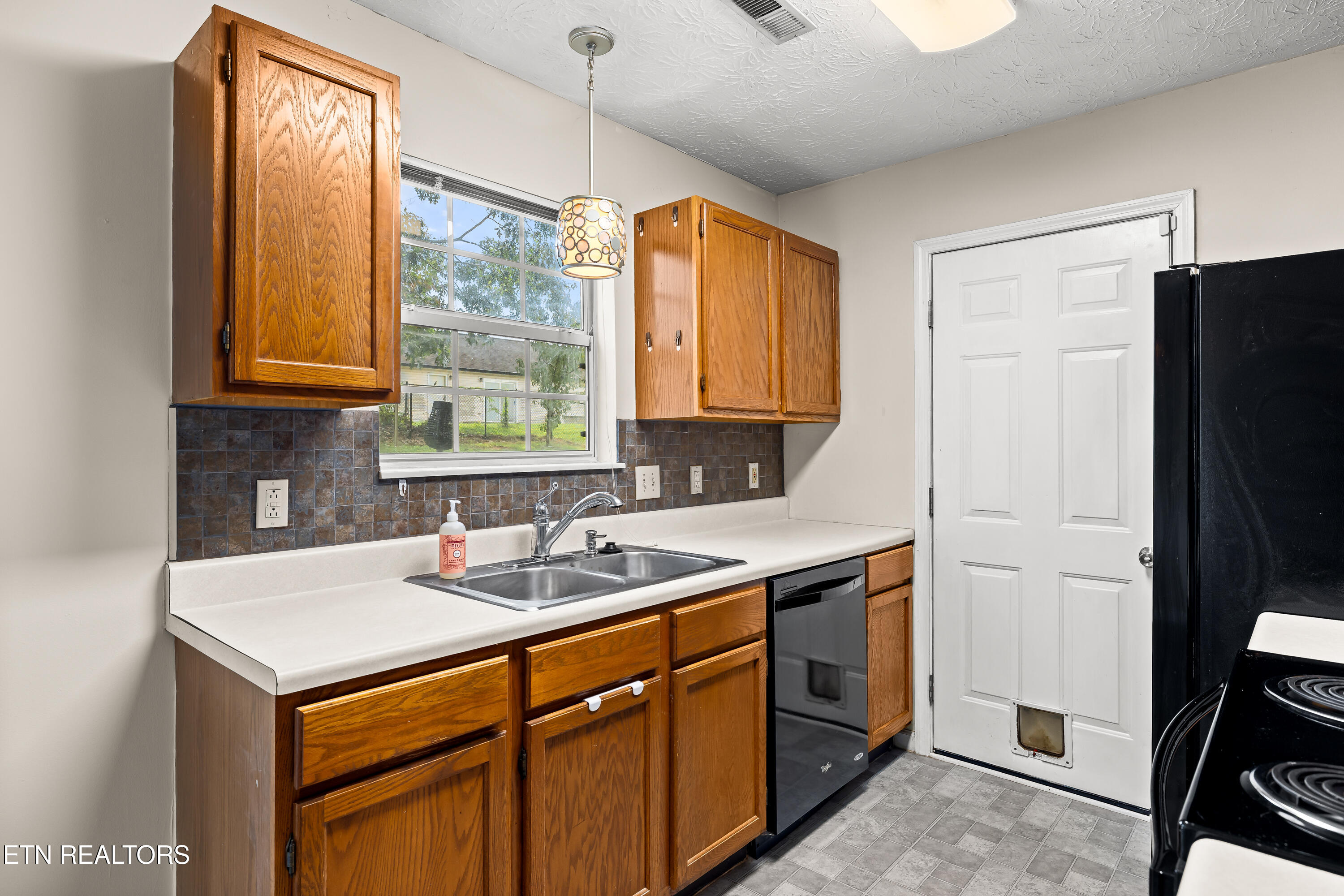 2403 Crestpark Road Knoxville TN 37912