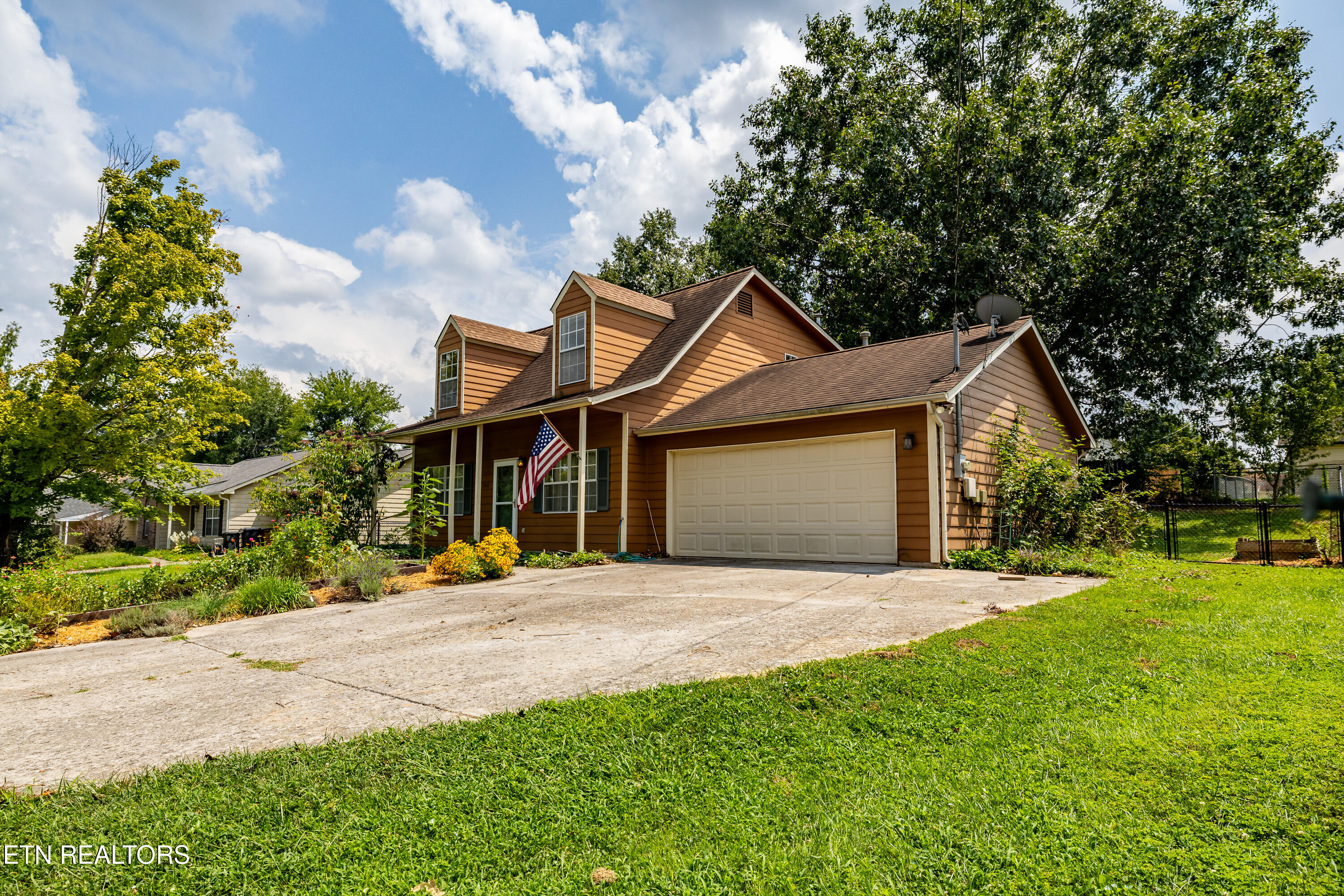 2403 Crestpark Road Knoxville TN 37912