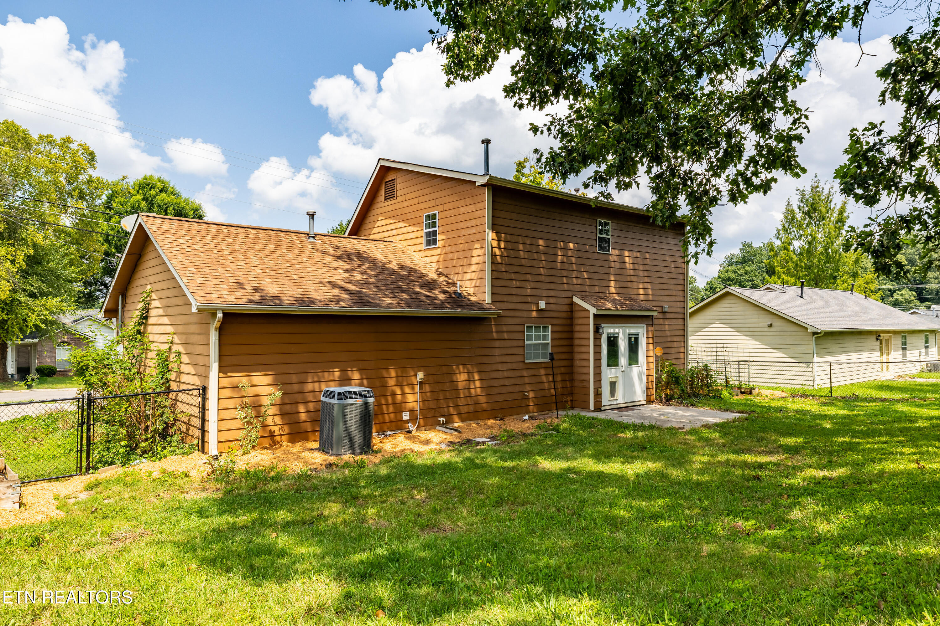 2403 Crestpark Road Knoxville TN 37912