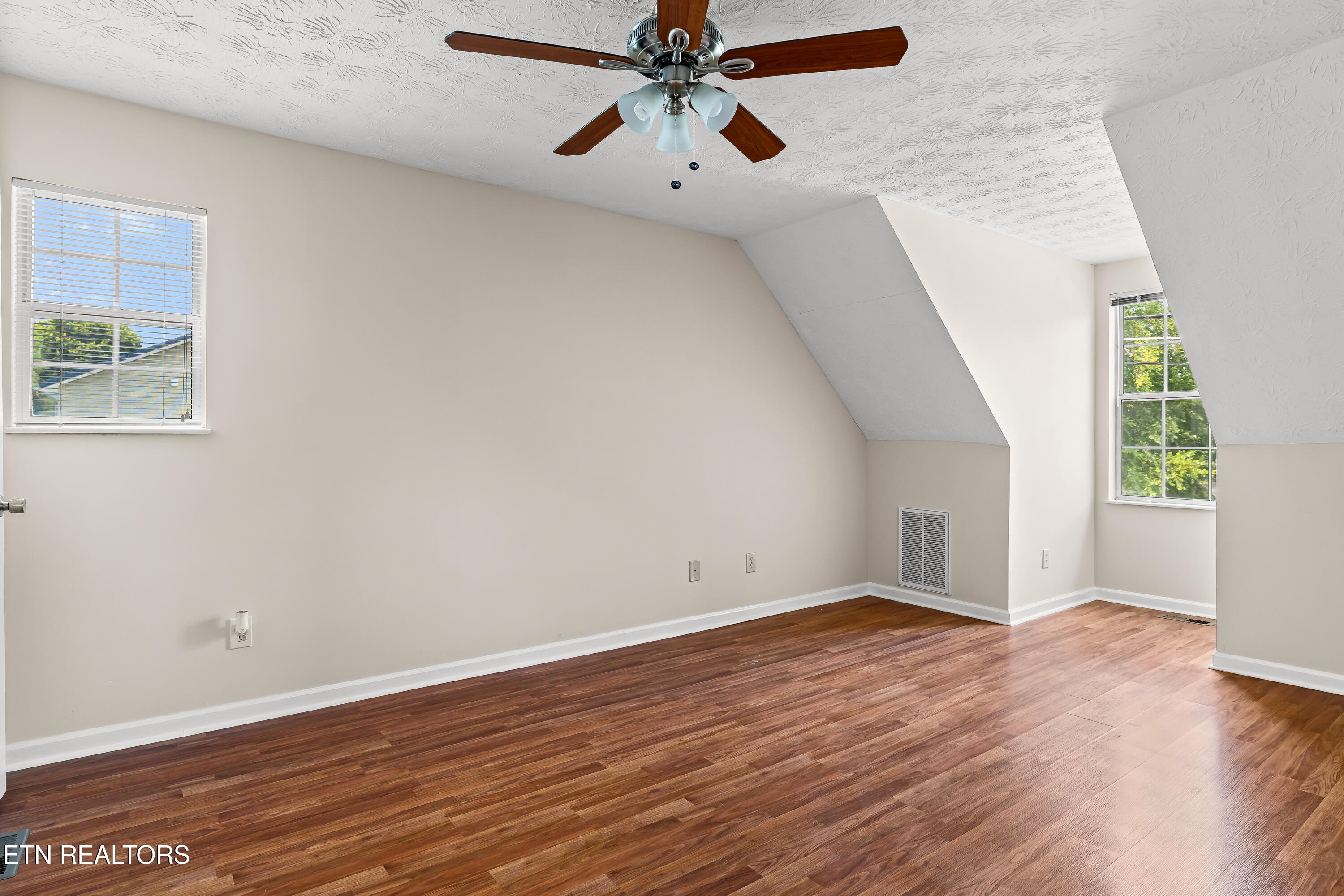 2403 Crestpark Road Knoxville TN 37912