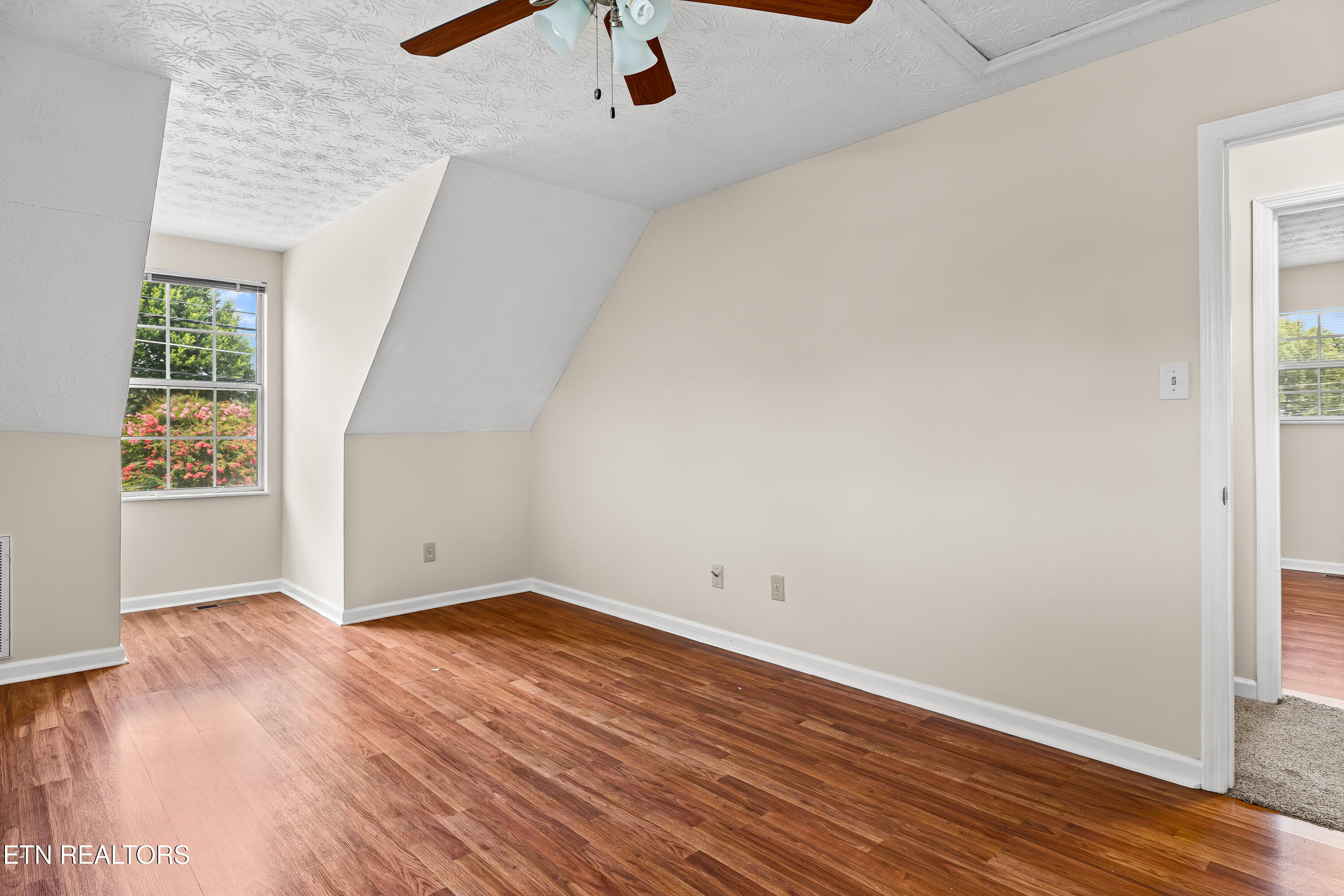 2403 Crestpark Road Knoxville TN 37912
