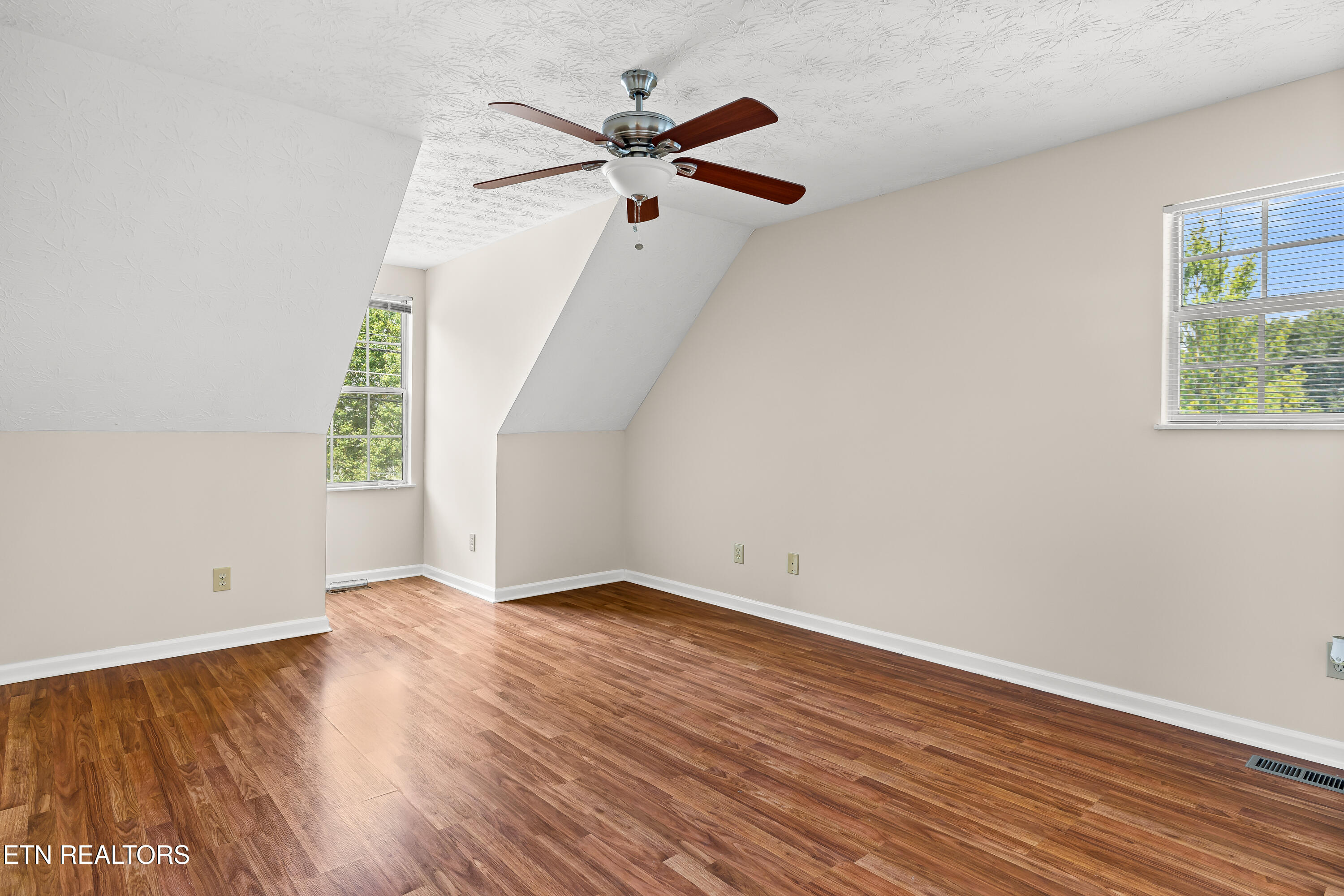 2403 Crestpark Road Knoxville TN 37912