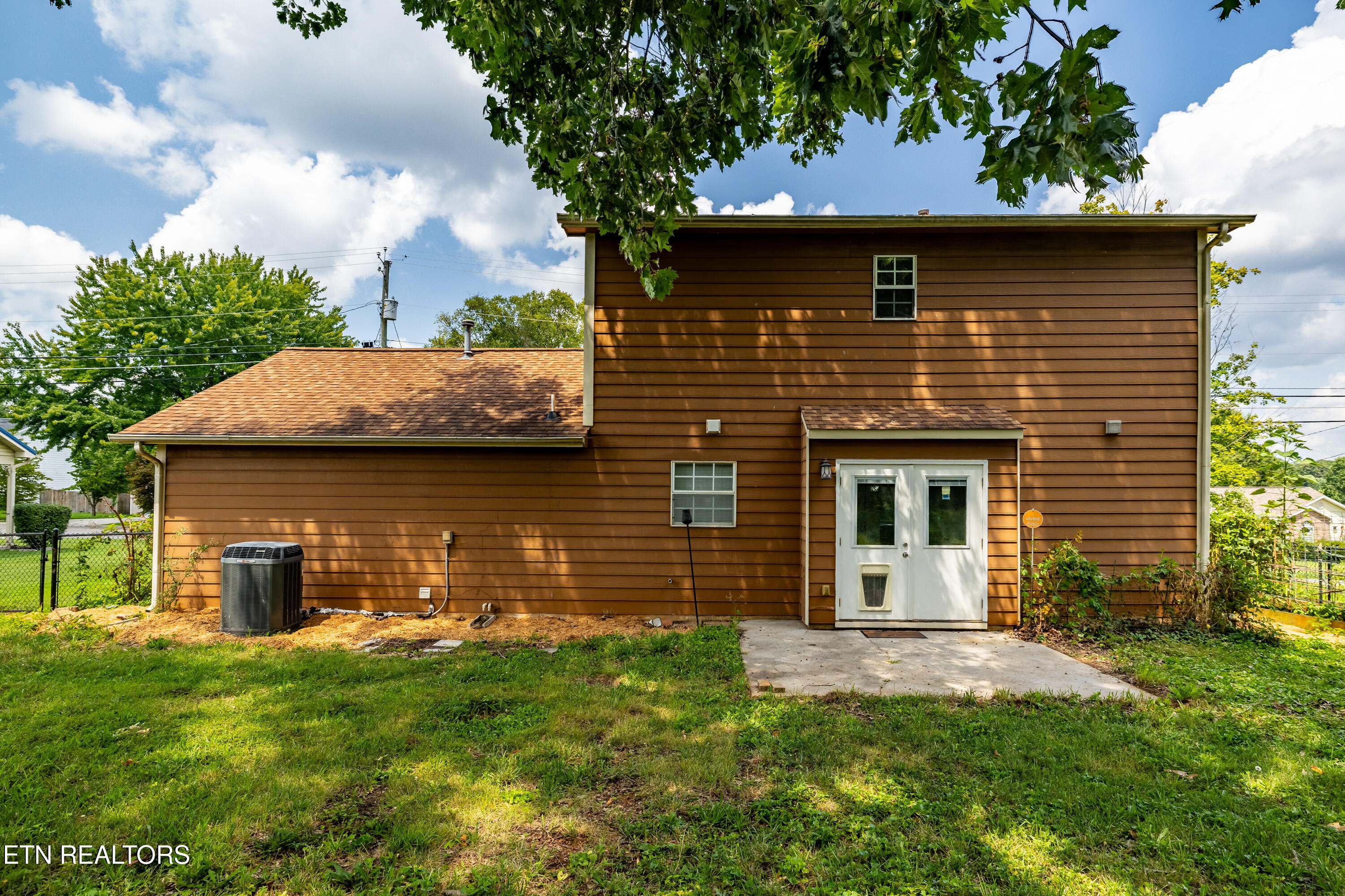 2403 Crestpark Road Knoxville TN 37912