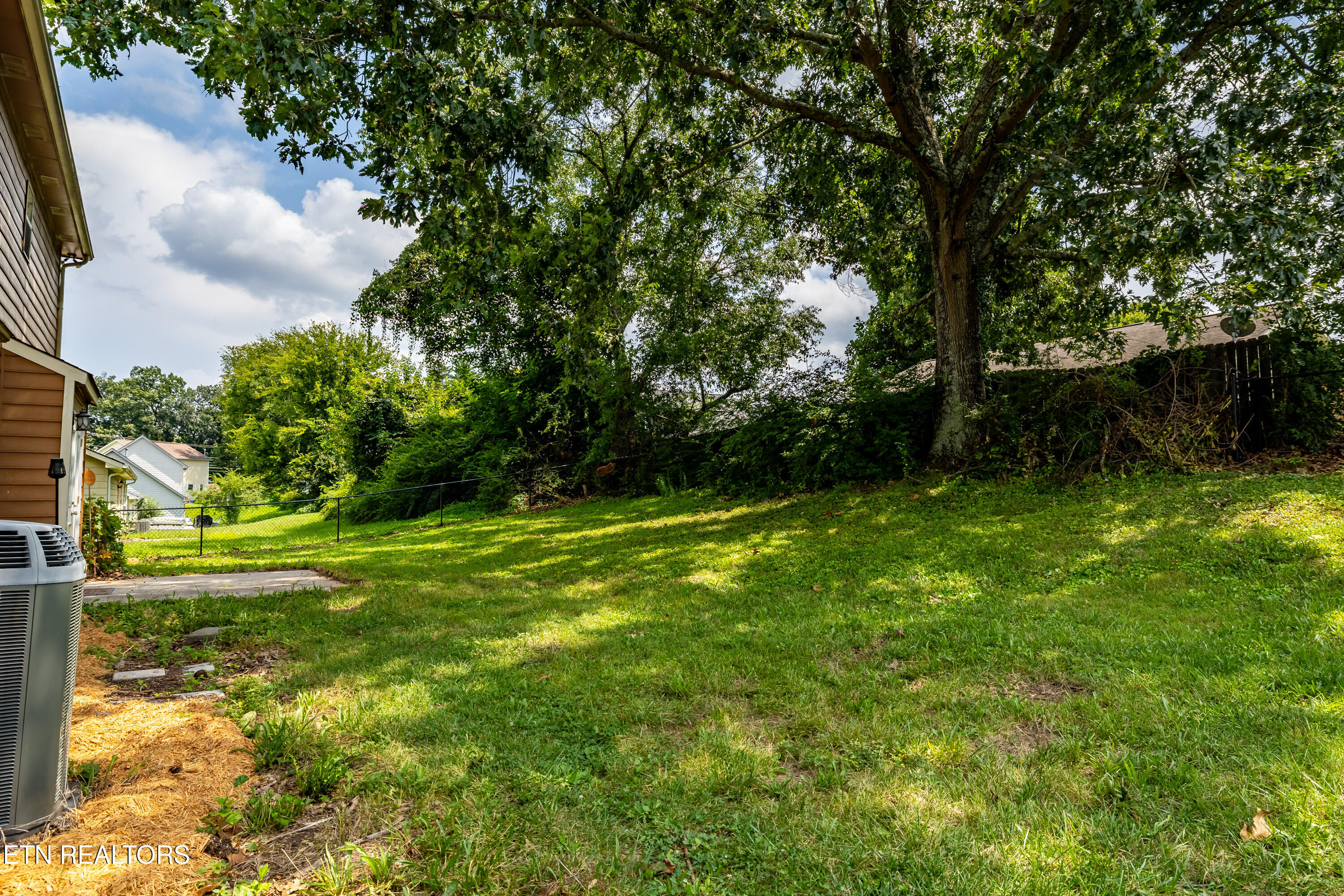 2403 Crestpark Road Knoxville TN 37912