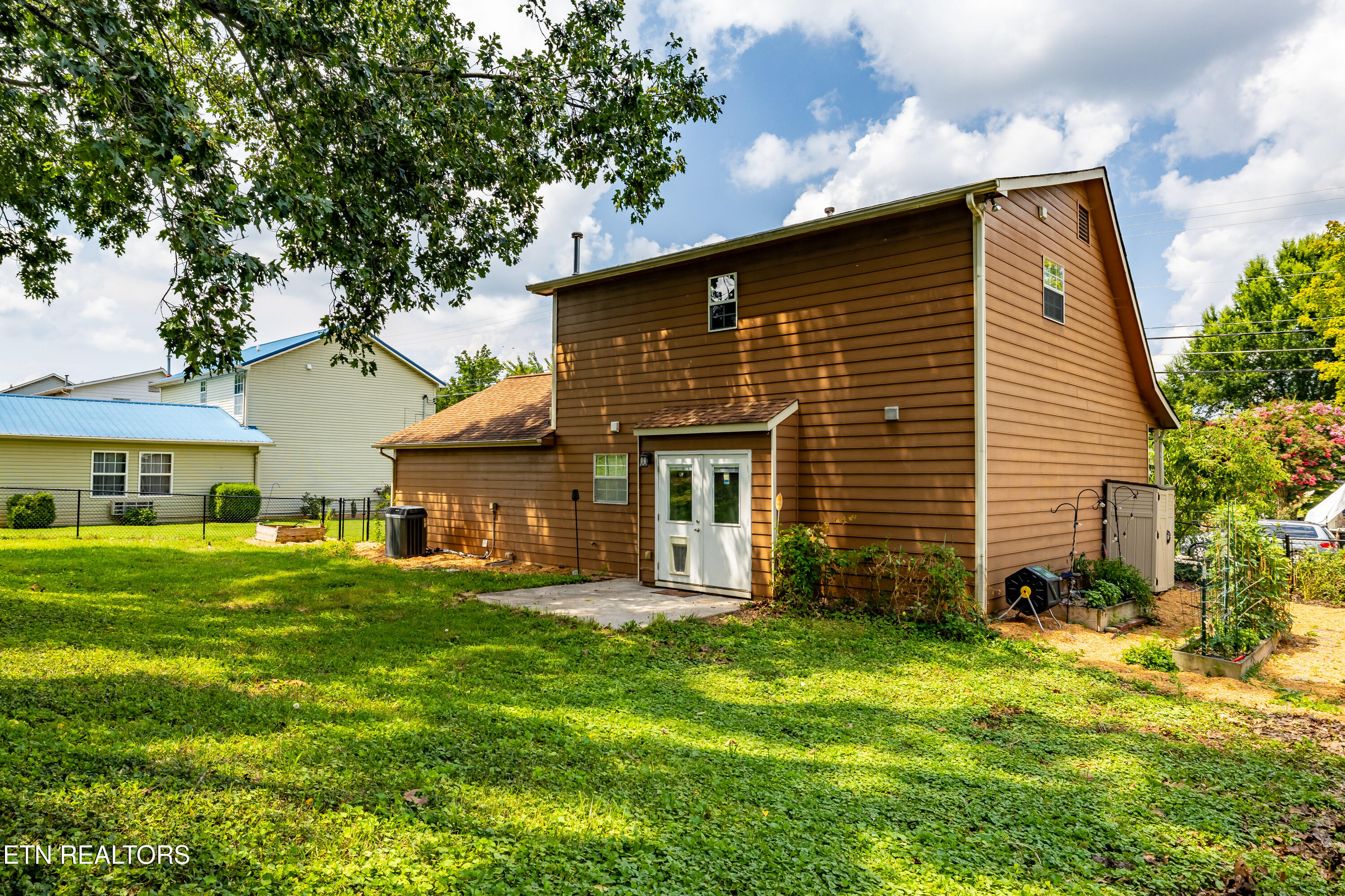 2403 Crestpark Road Knoxville TN 37912