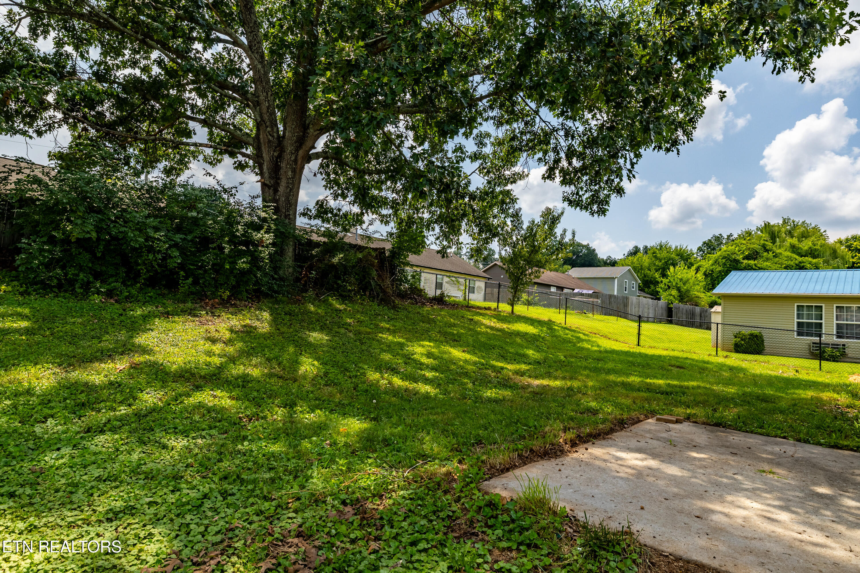 2403 Crestpark Road Knoxville TN 37912