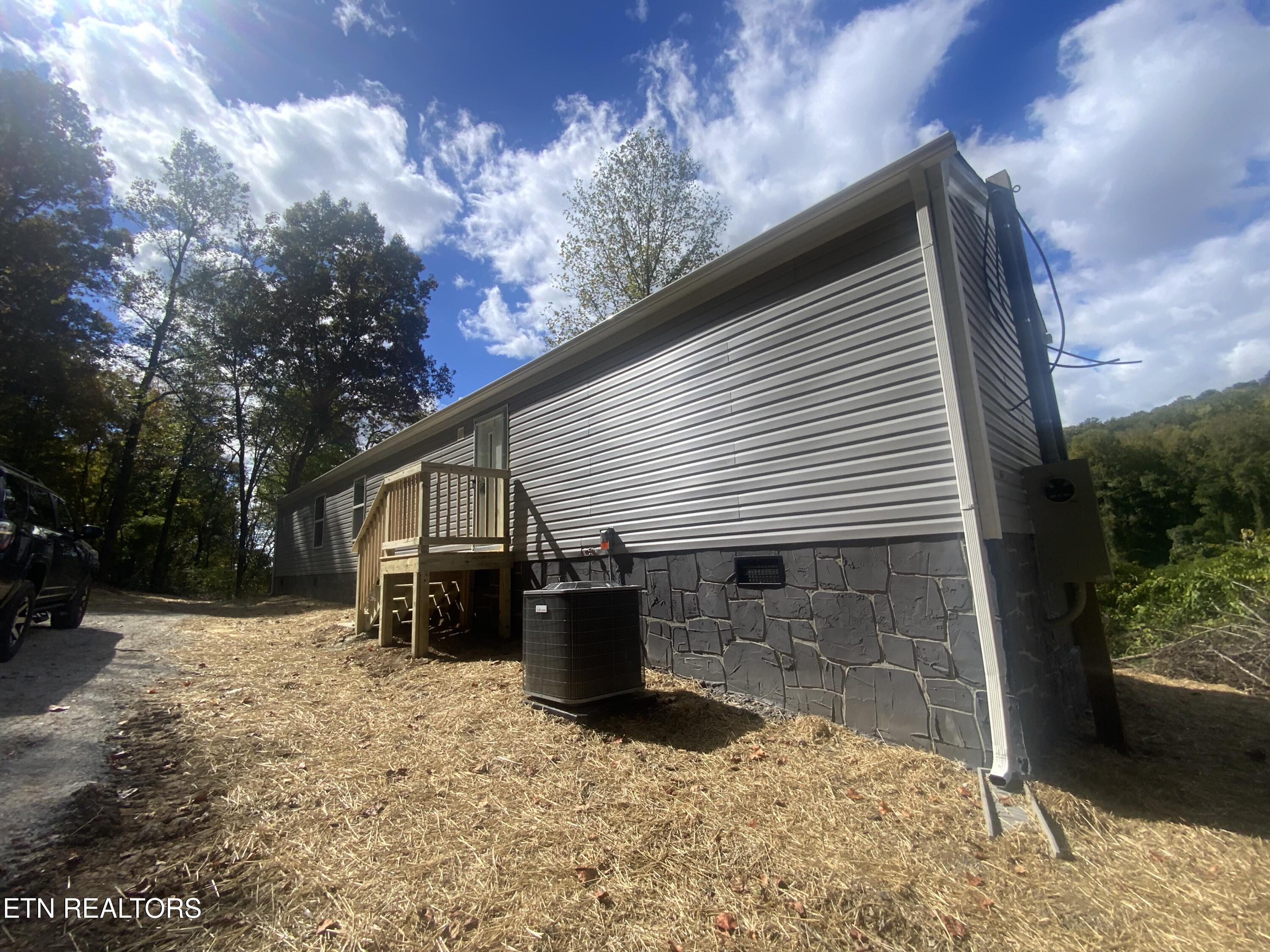 299 Haney Hollow Road Clinton TN 37716