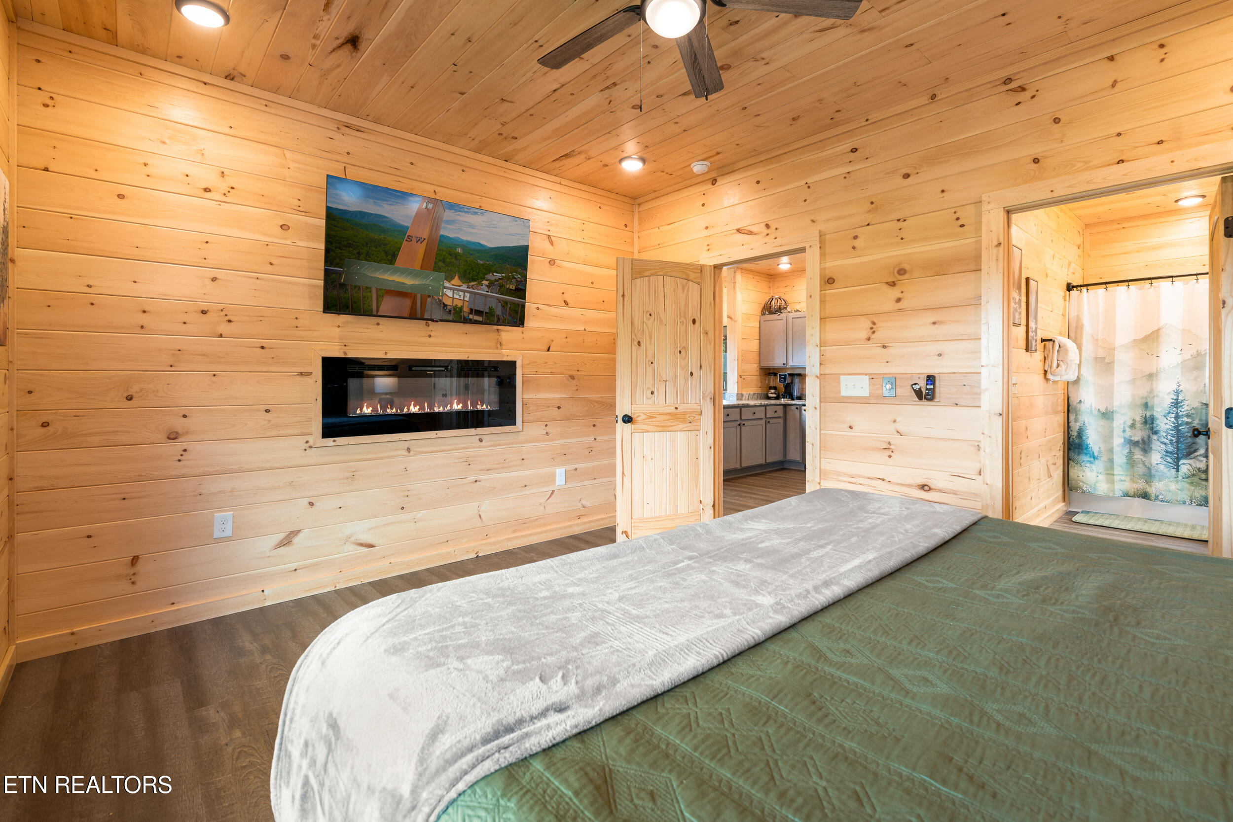 812 Peak Loop Way Pigeon Forge TN 37862