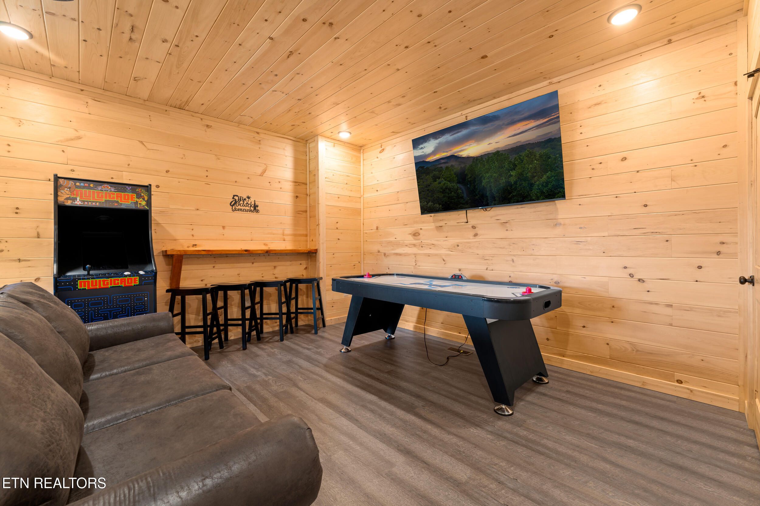 812 Peak Loop Way Pigeon Forge TN 37862