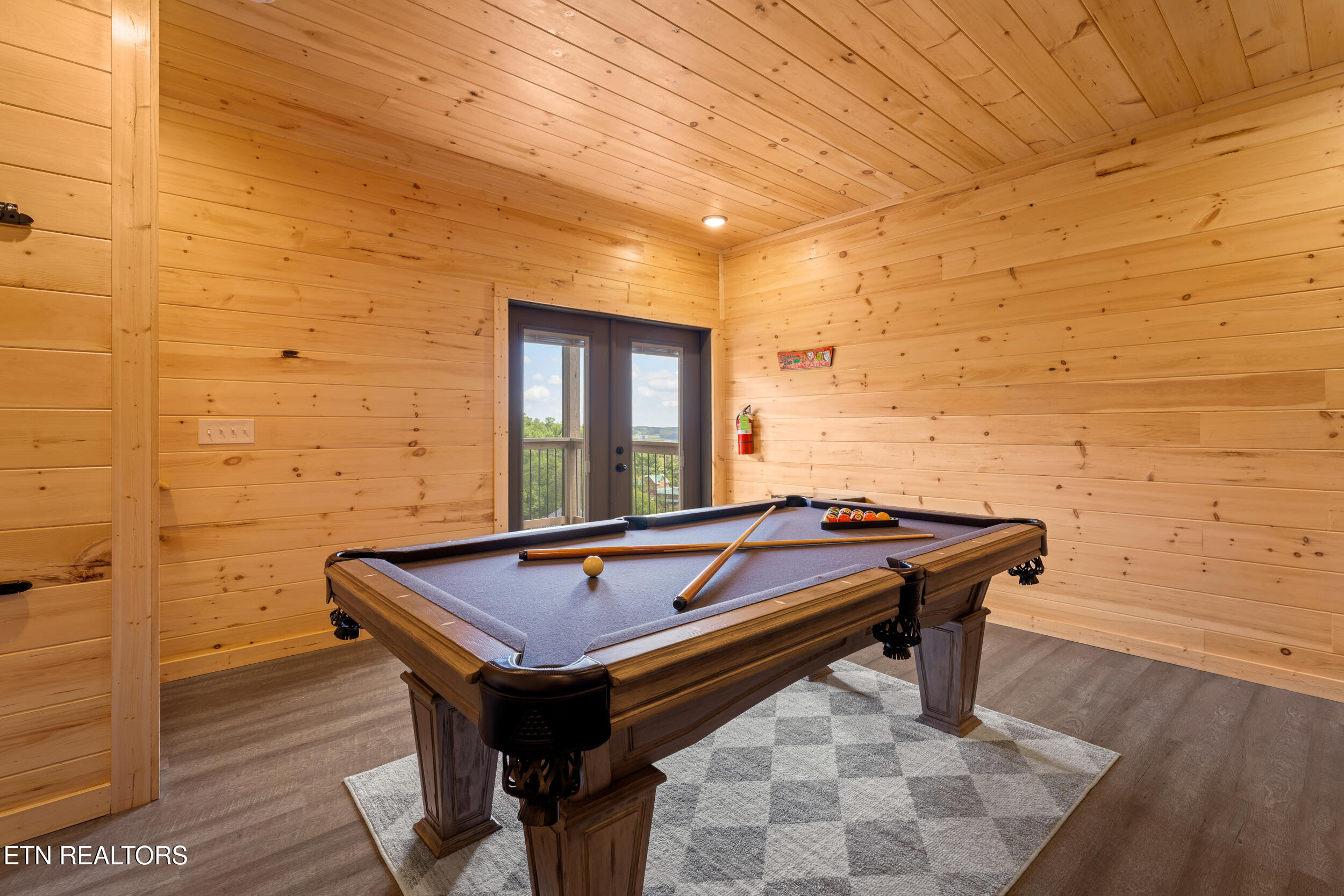 812 Peak Loop Way Pigeon Forge TN 37862