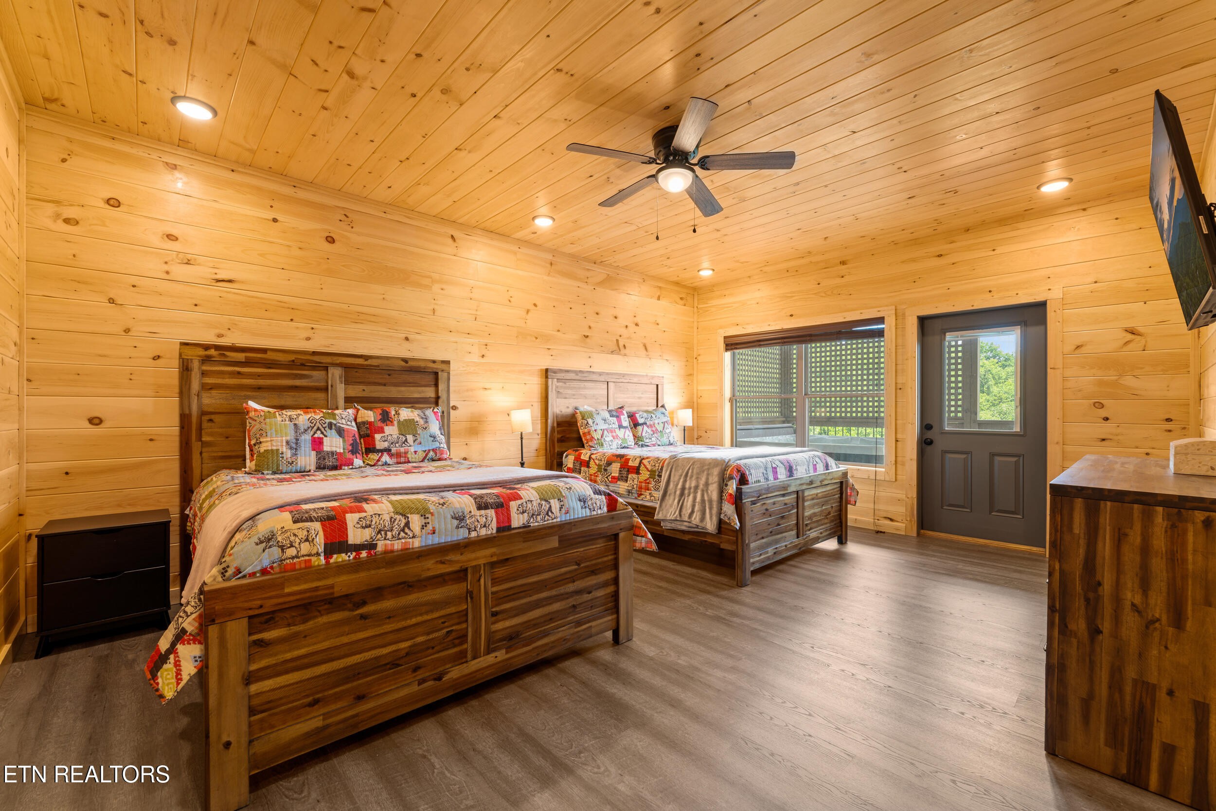 812 Peak Loop Way Pigeon Forge TN 37862