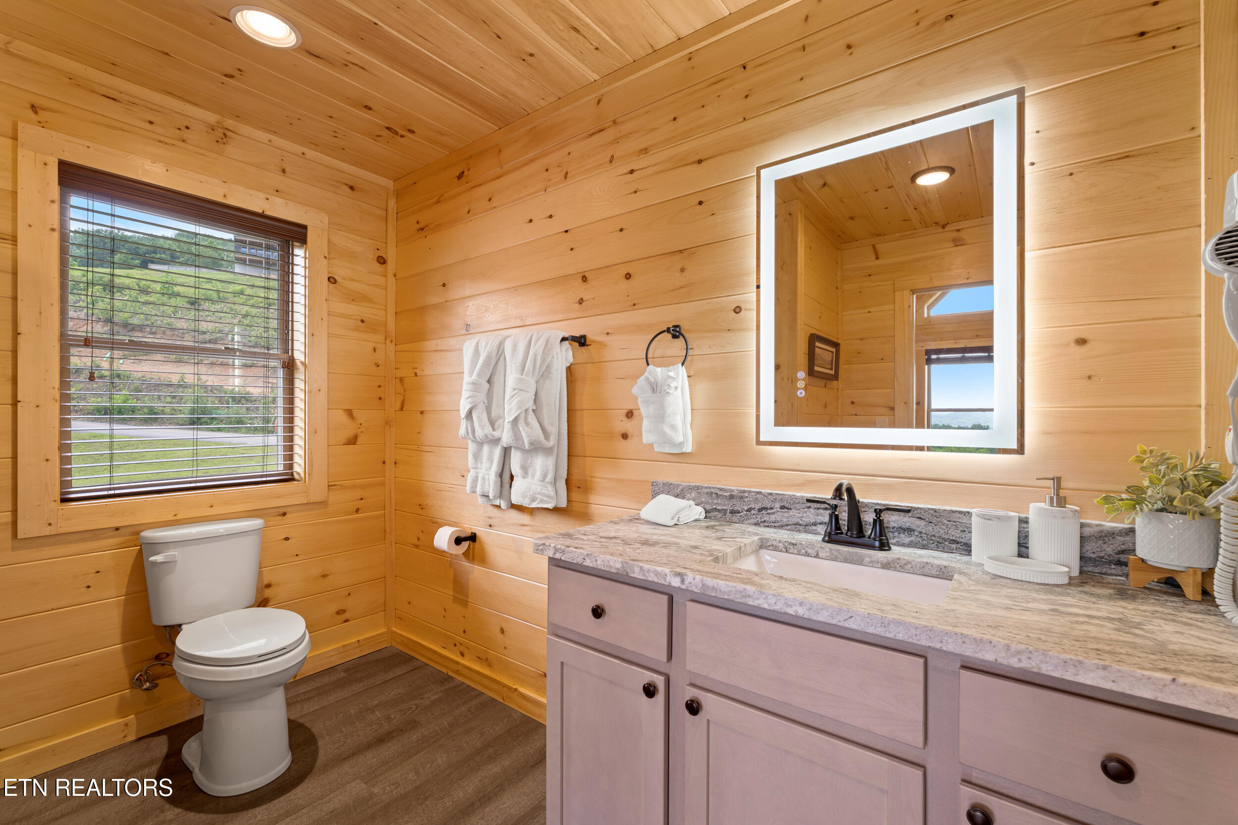 812 Peak Loop Way Pigeon Forge TN 37862