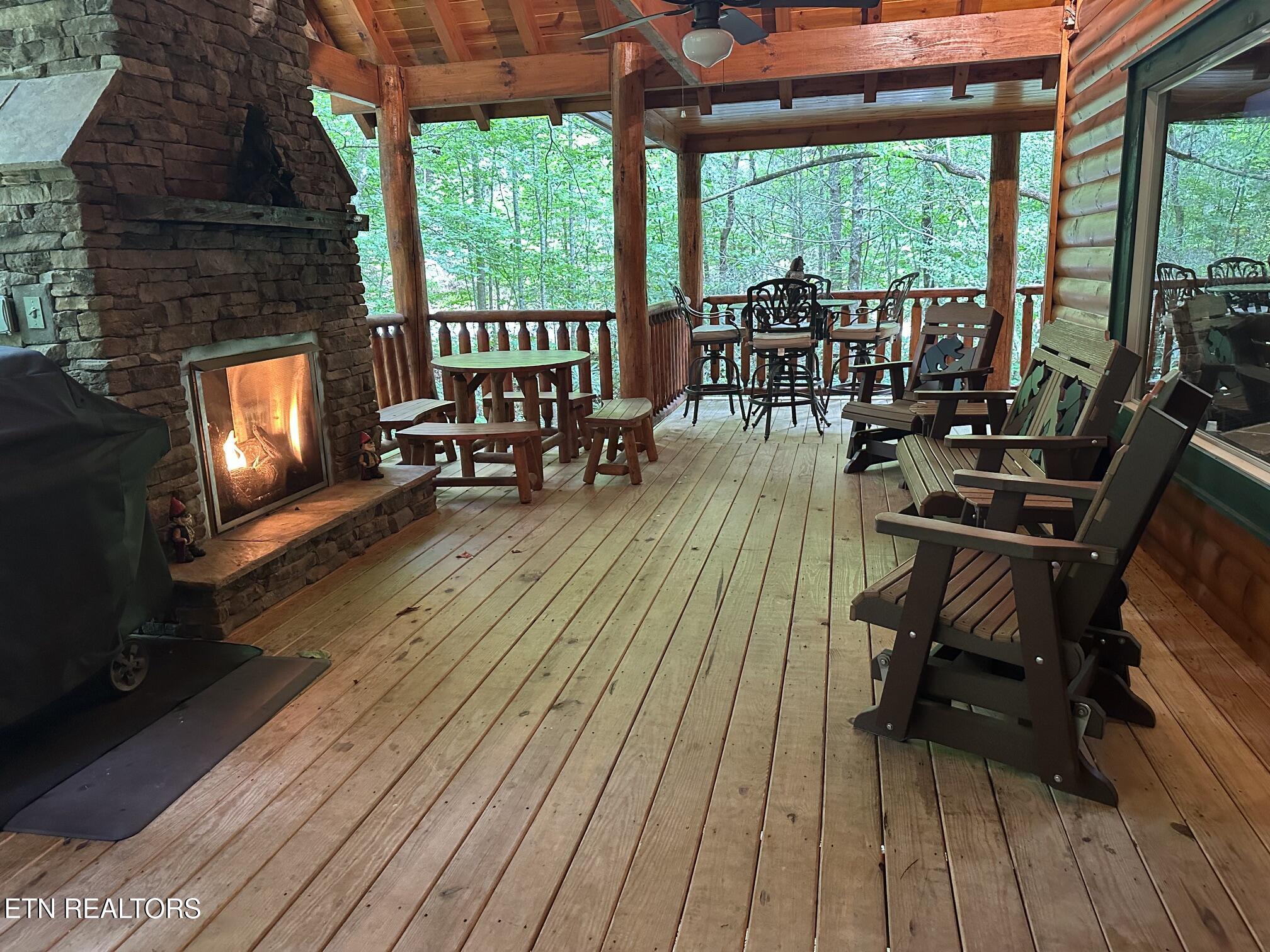 2606 Bear Crossing Way Sevierville TN 37862