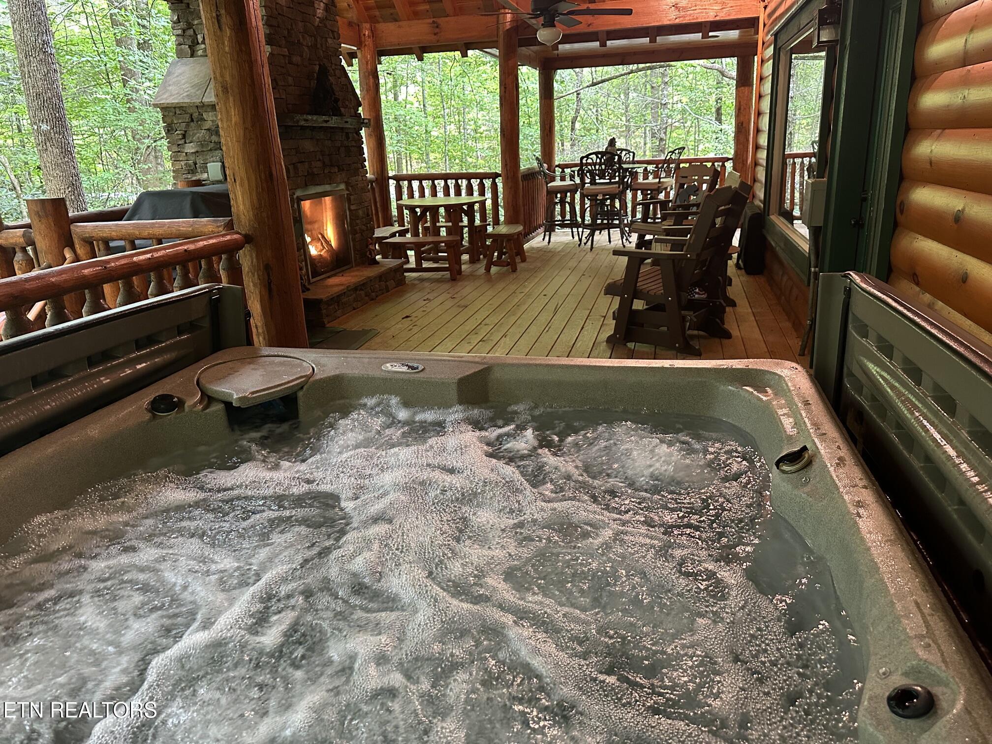 2606 Bear Crossing Way Sevierville TN 37862
