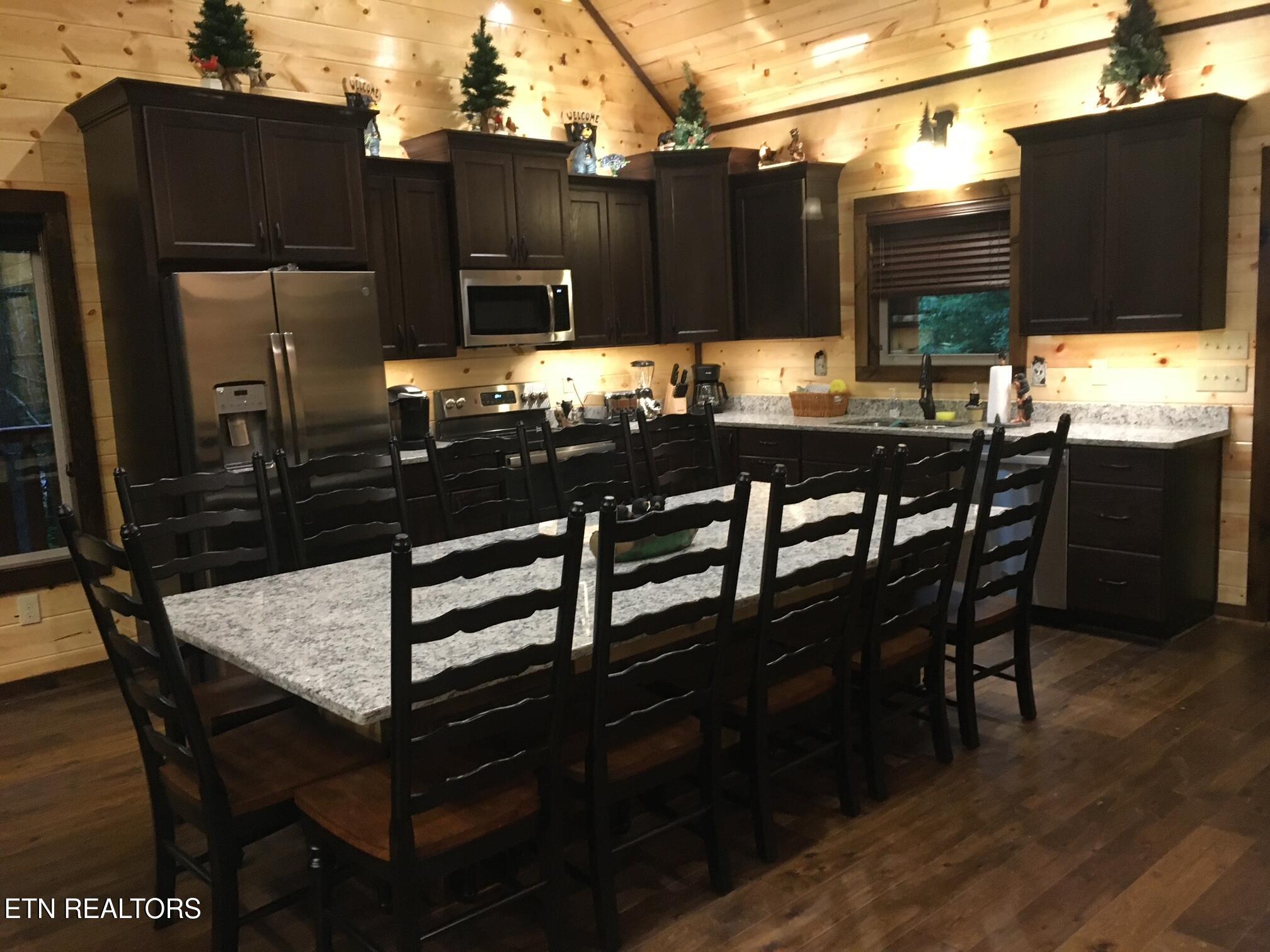 2606 Bear Crossing Way Sevierville TN 37862