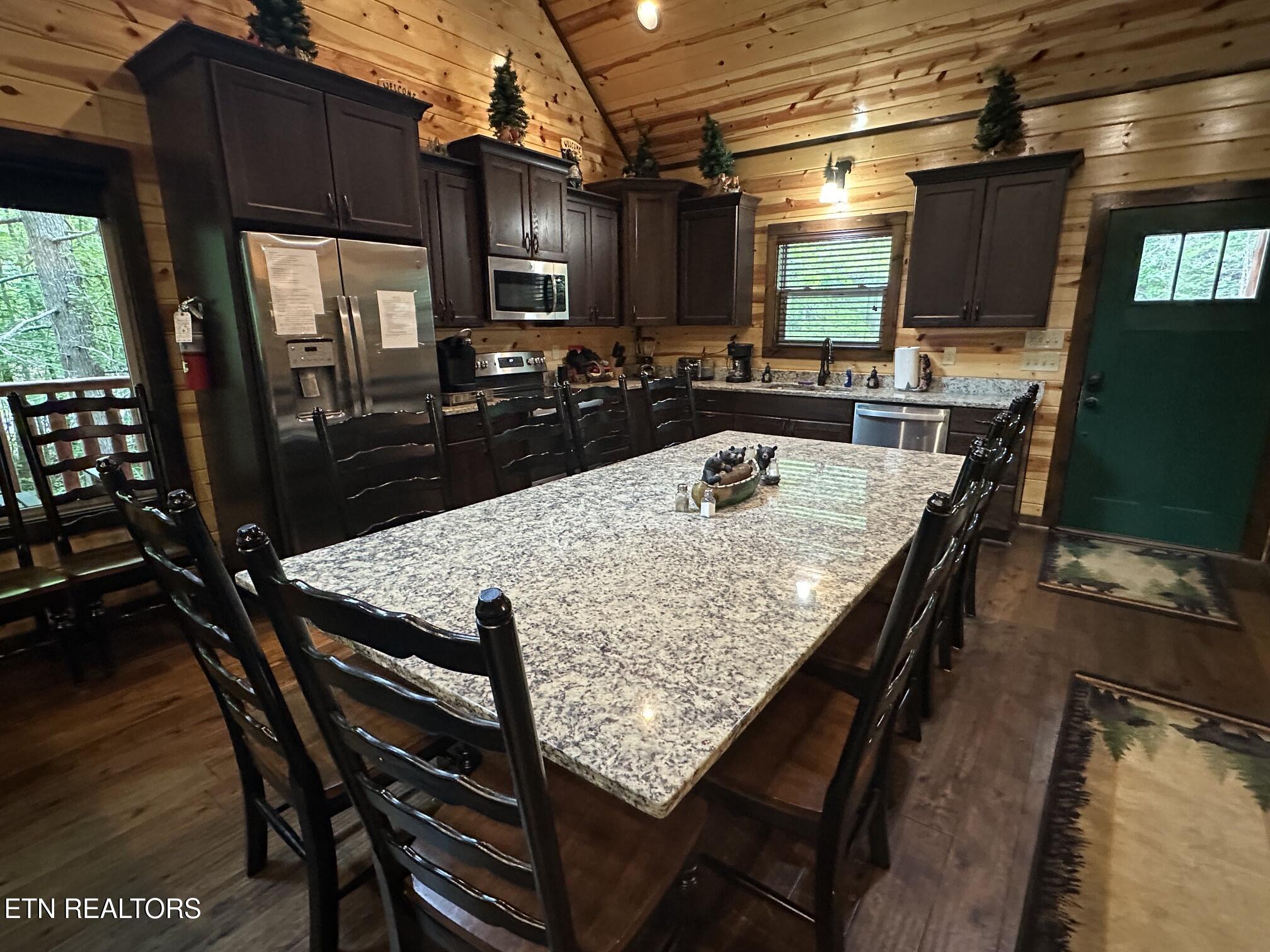 2606 Bear Crossing Way Sevierville TN 37862