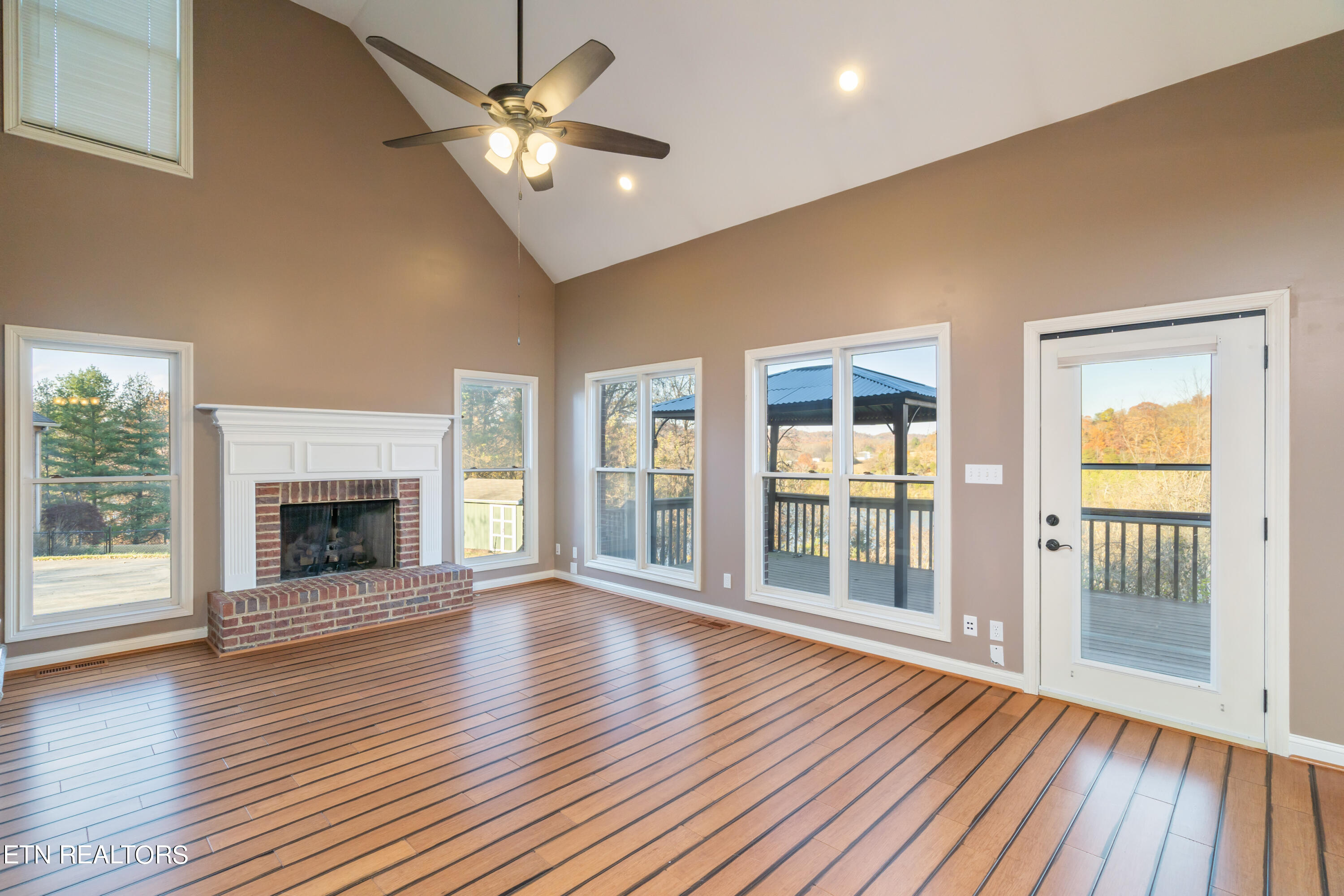 16 Radcliff Terrace Oak Ridge TN 37830