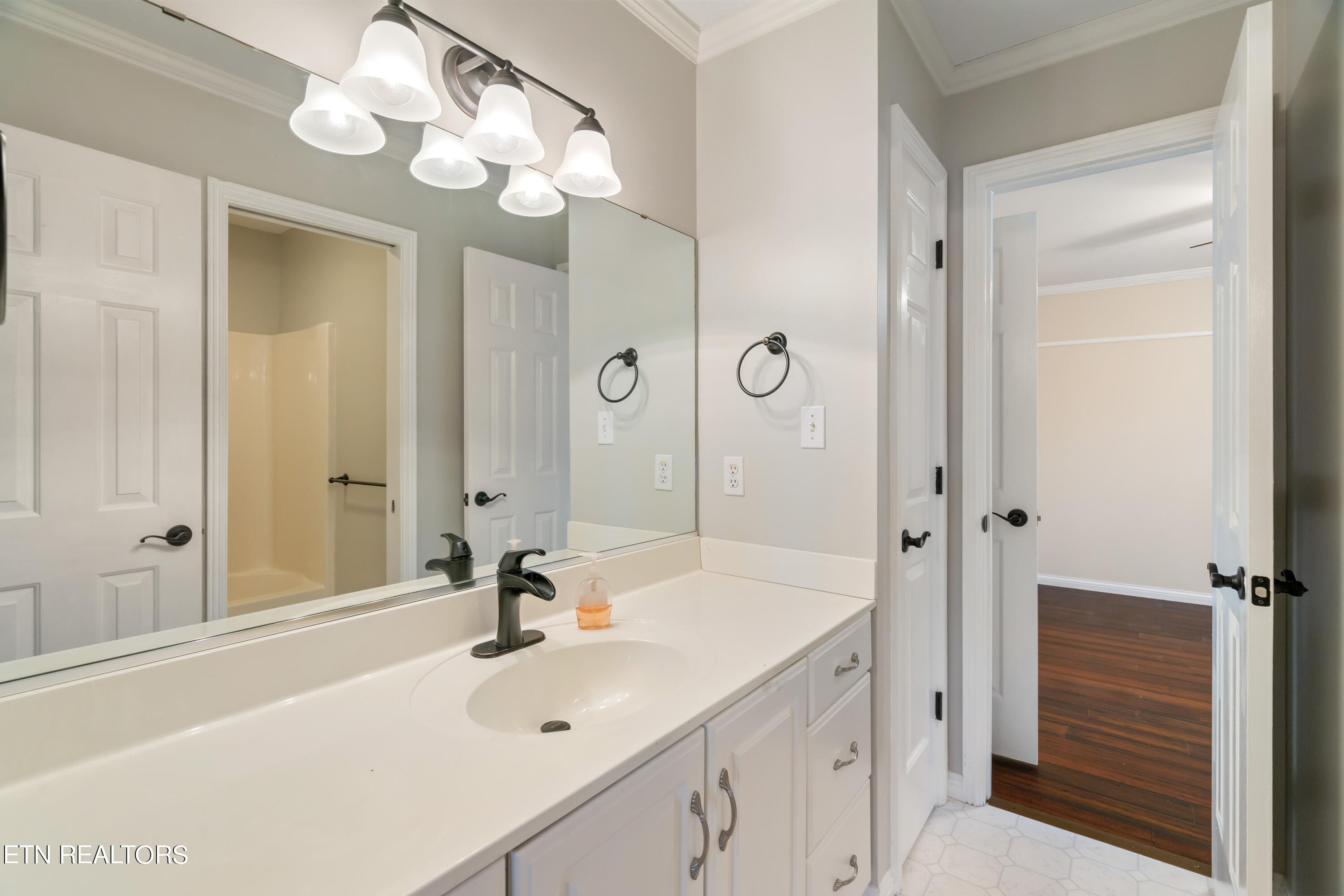 16 Radcliff Terrace Oak Ridge TN 37830