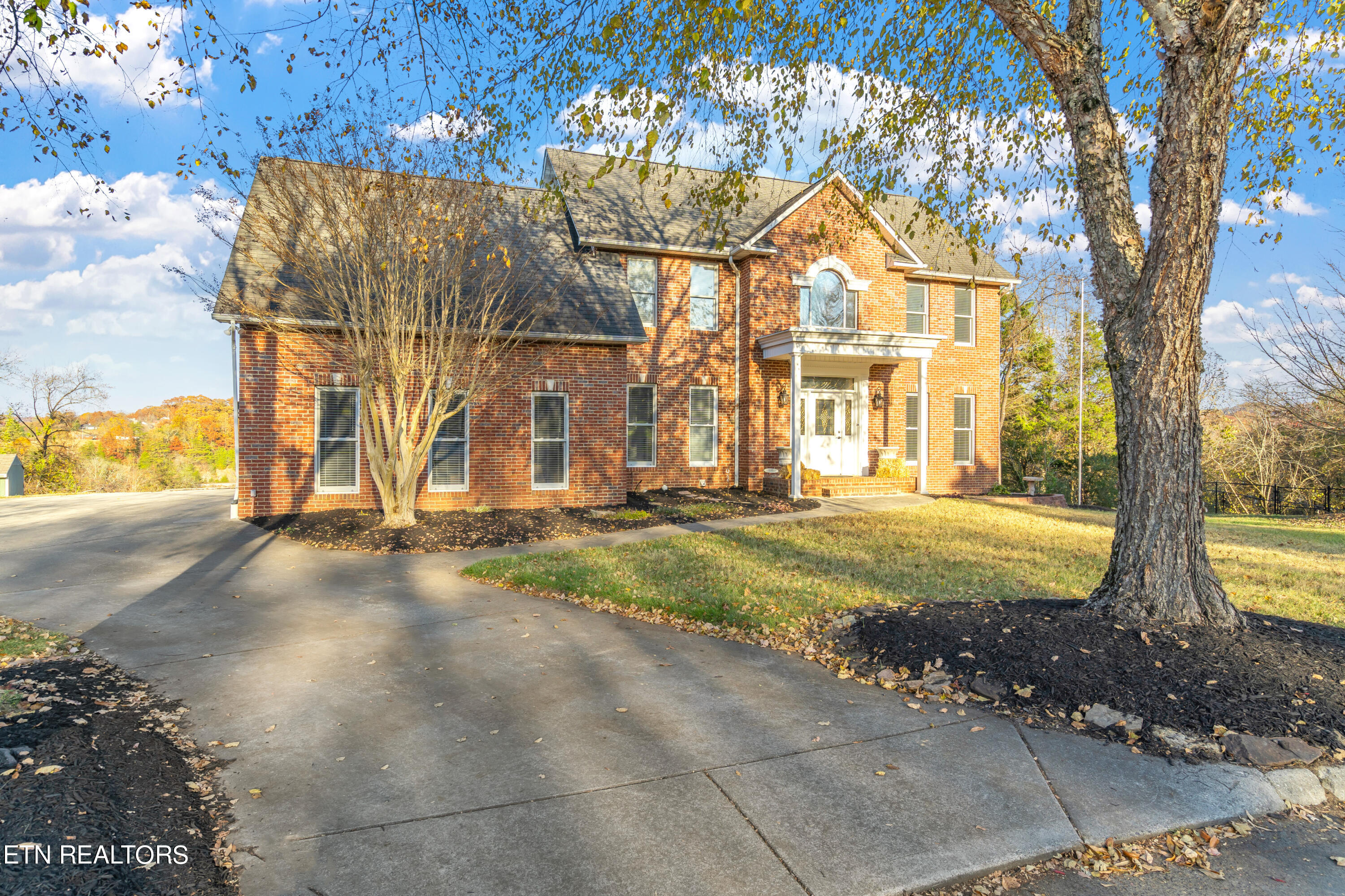 16 Radcliff Terrace Oak Ridge TN 37830