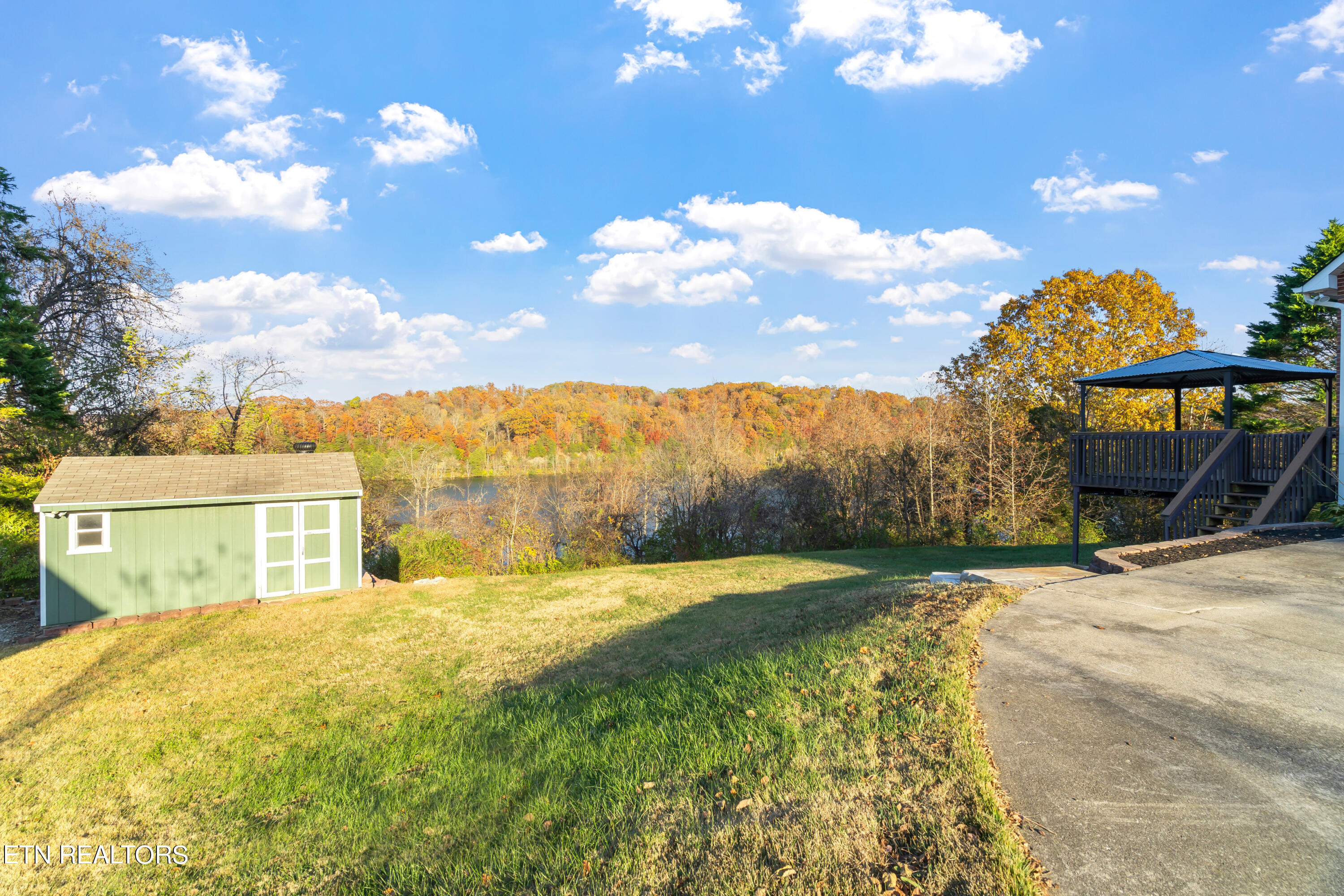 16 Radcliff Terrace Oak Ridge TN 37830