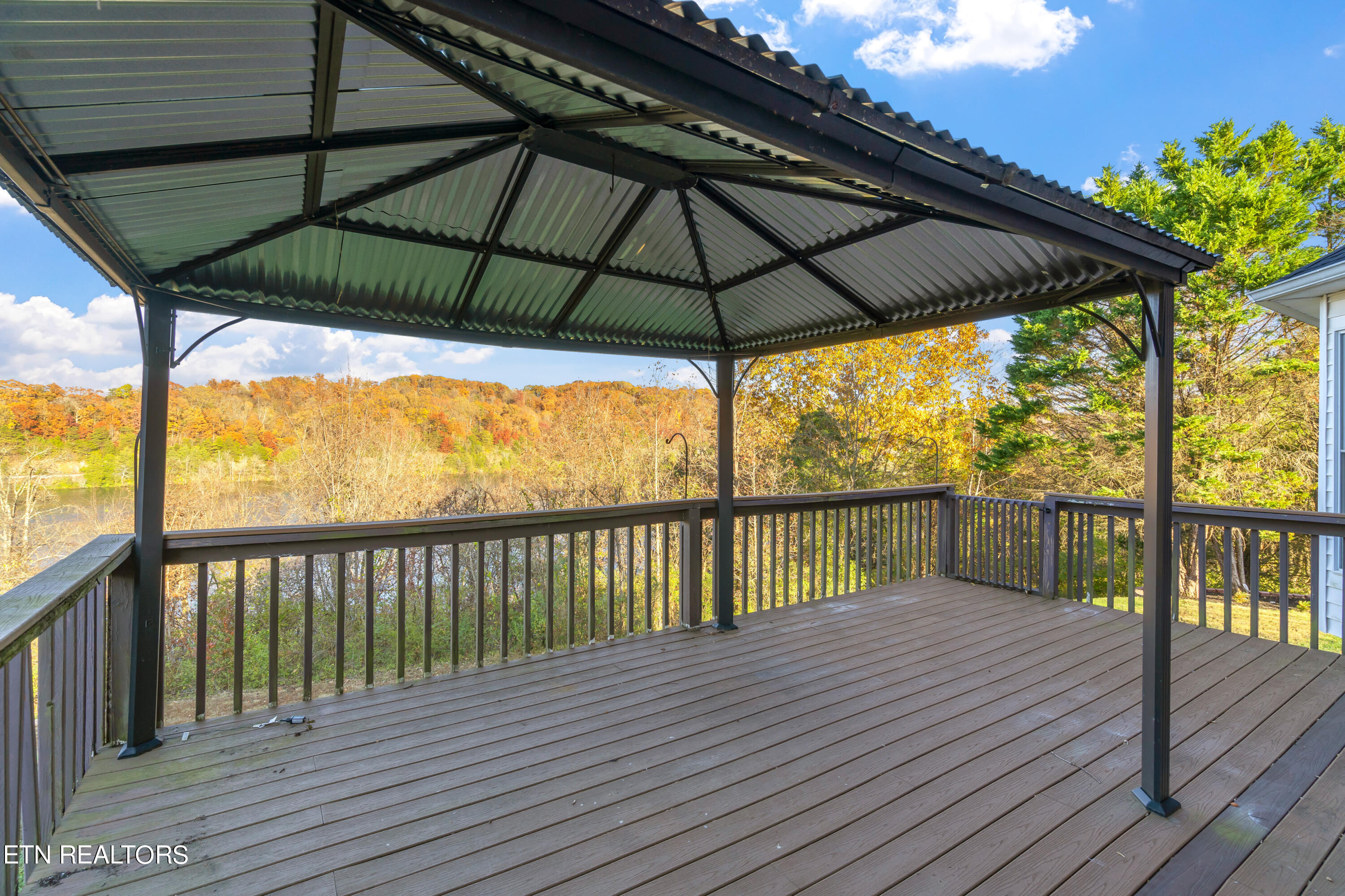 16 Radcliff Terrace Oak Ridge TN 37830